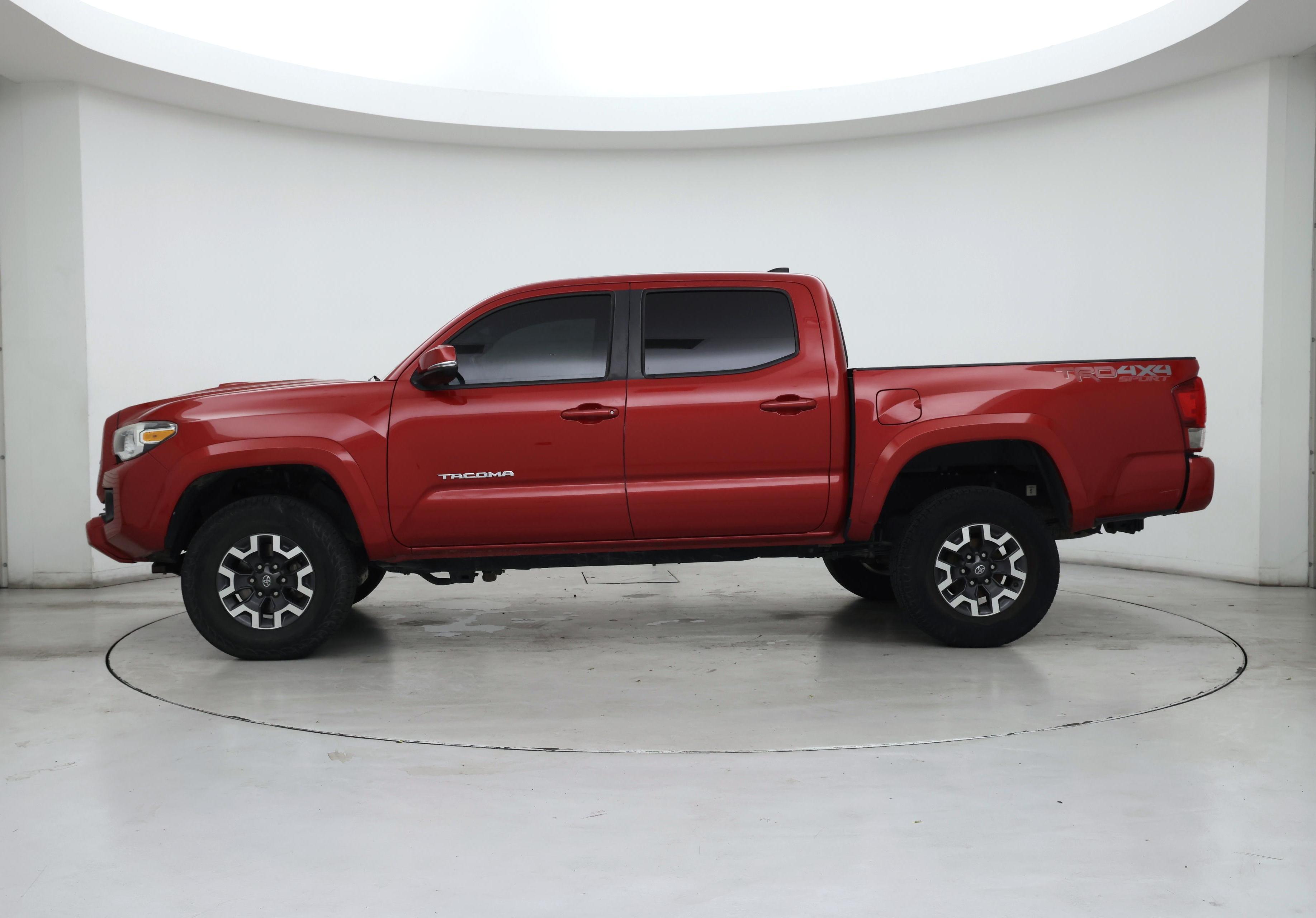 Thumbnail: 2017 Toyota Tacoma - 3