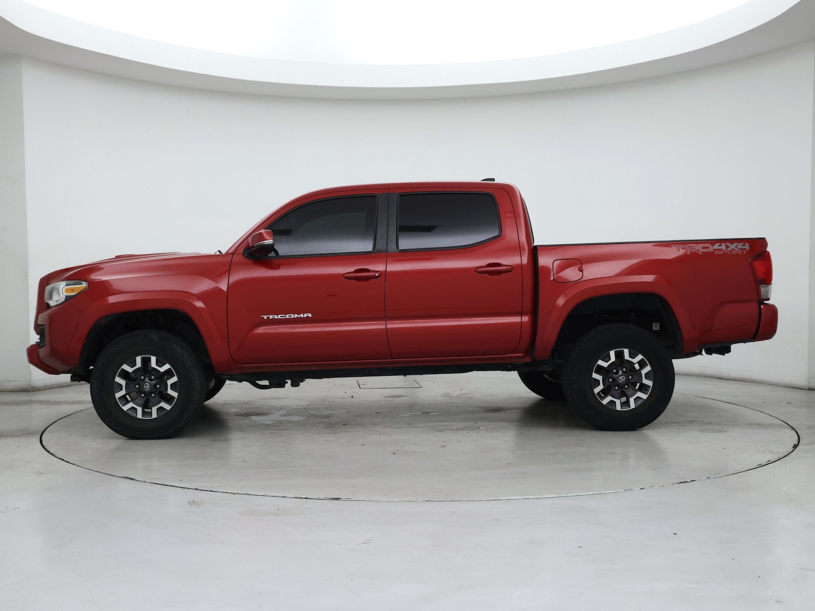2017 Toyota Tacoma TRD Sport - Photo 4