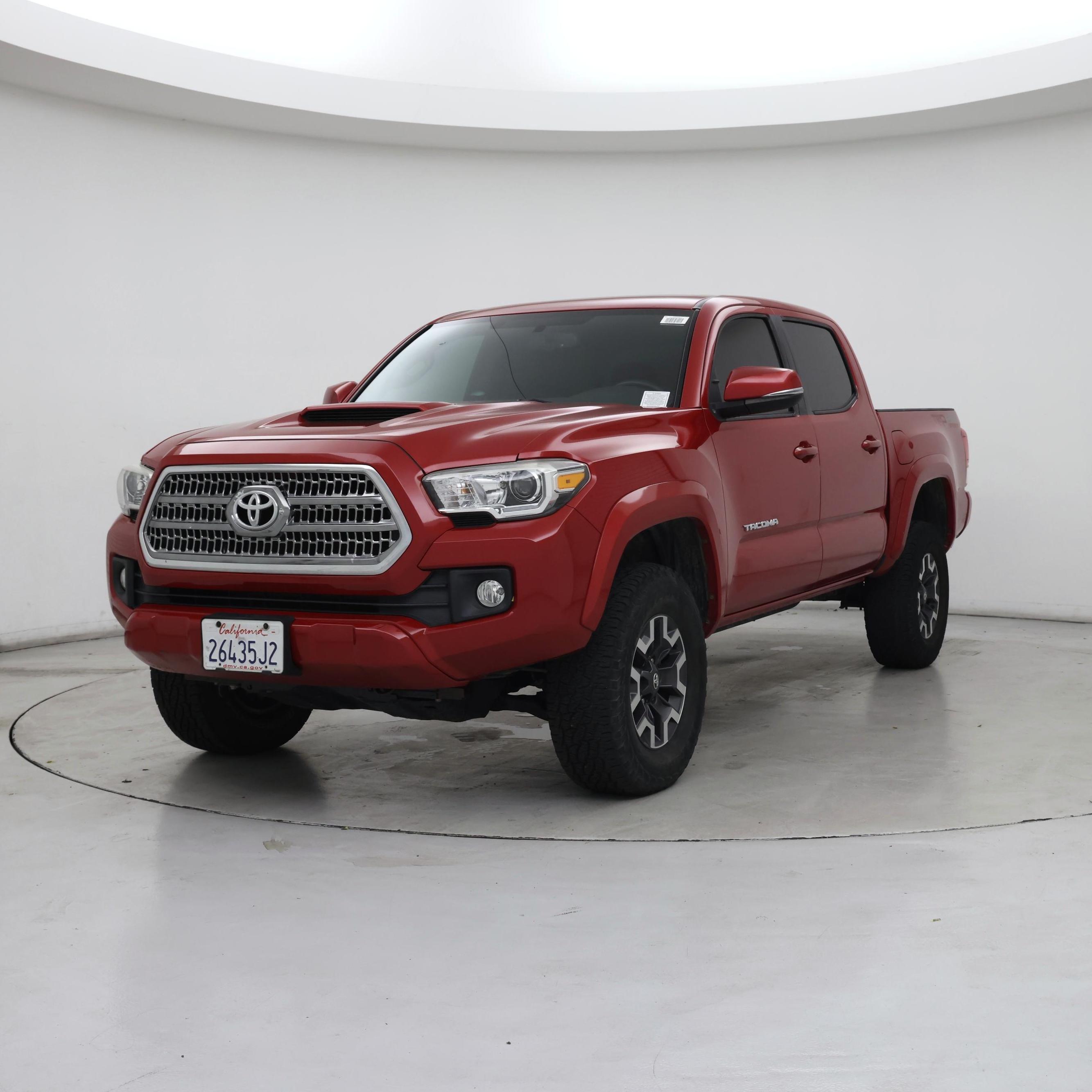 Thumbnail: 2017 Toyota Tacoma - 4