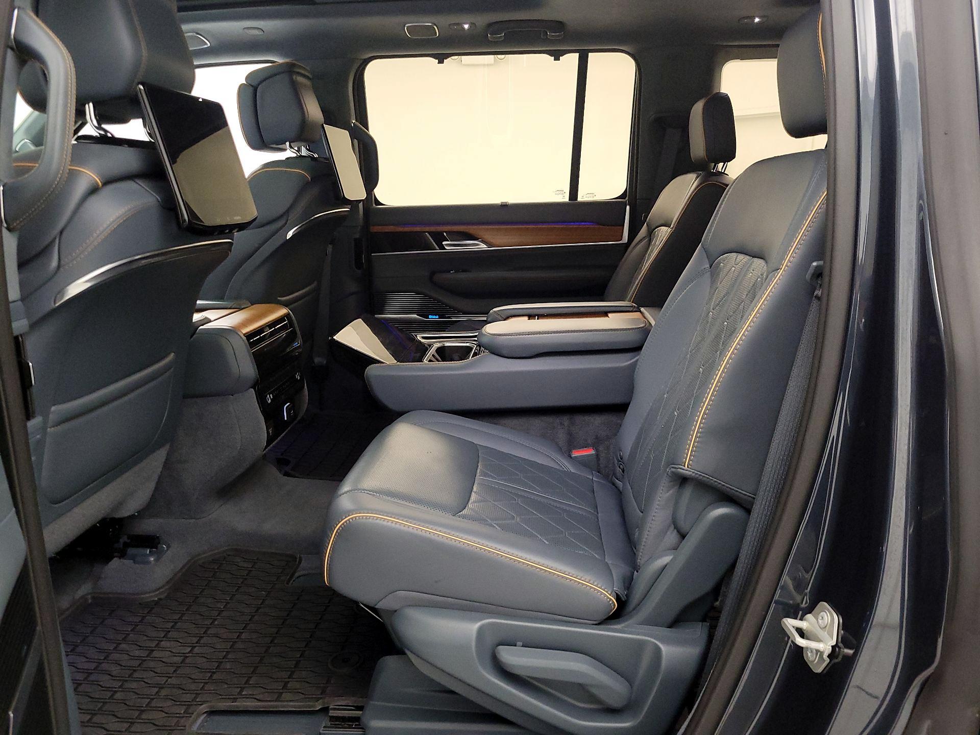 Thumbnail: 2024 Jeep Grand Wagoneer - 20