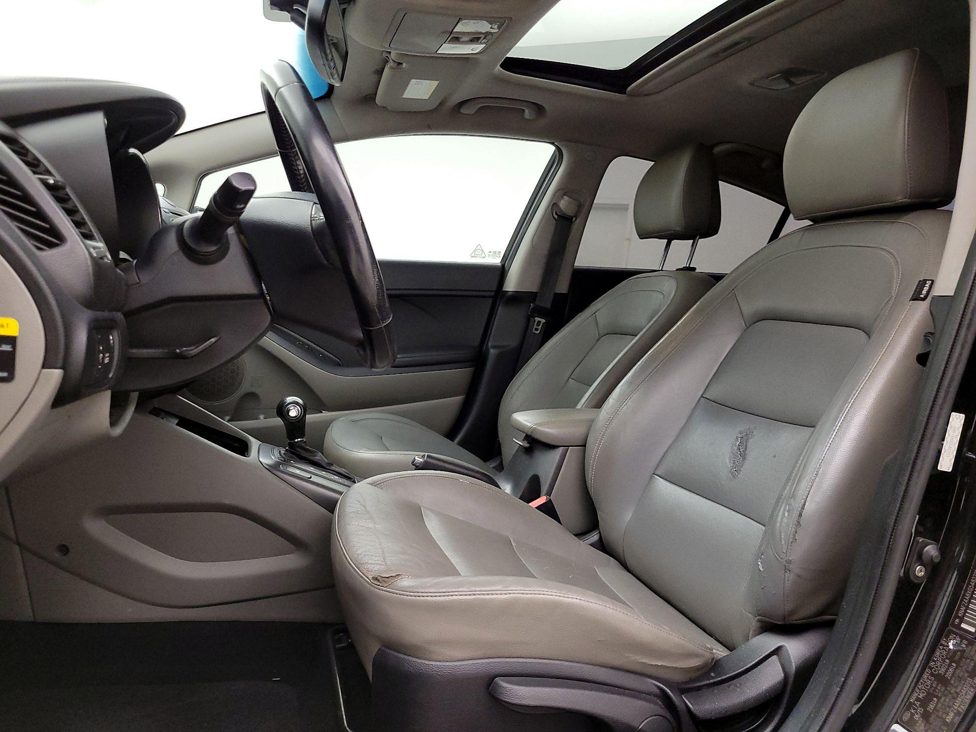 Thumbnail: 2016 Kia Forte - 11