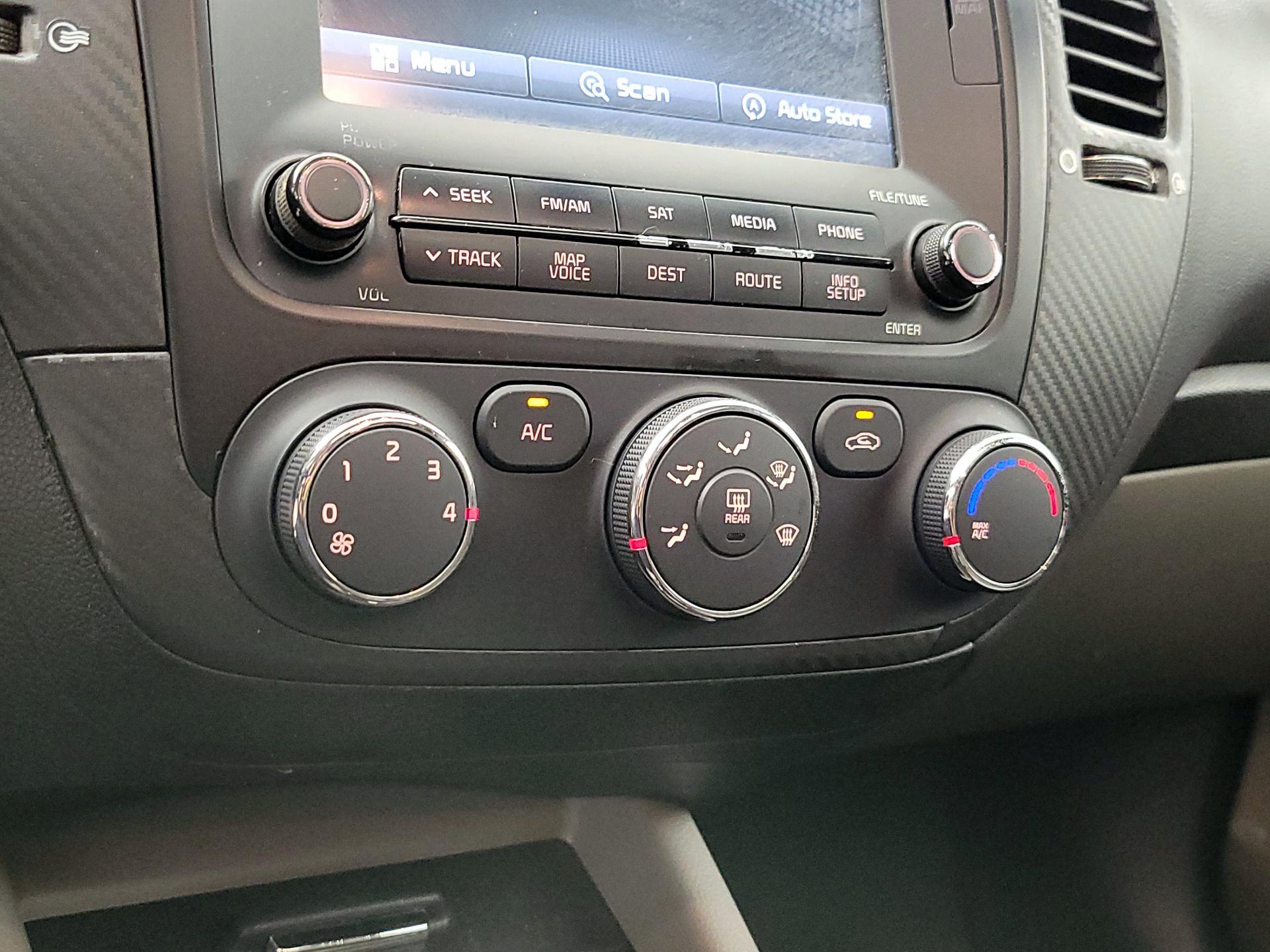 Thumbnail: 2016 Kia Forte - 17