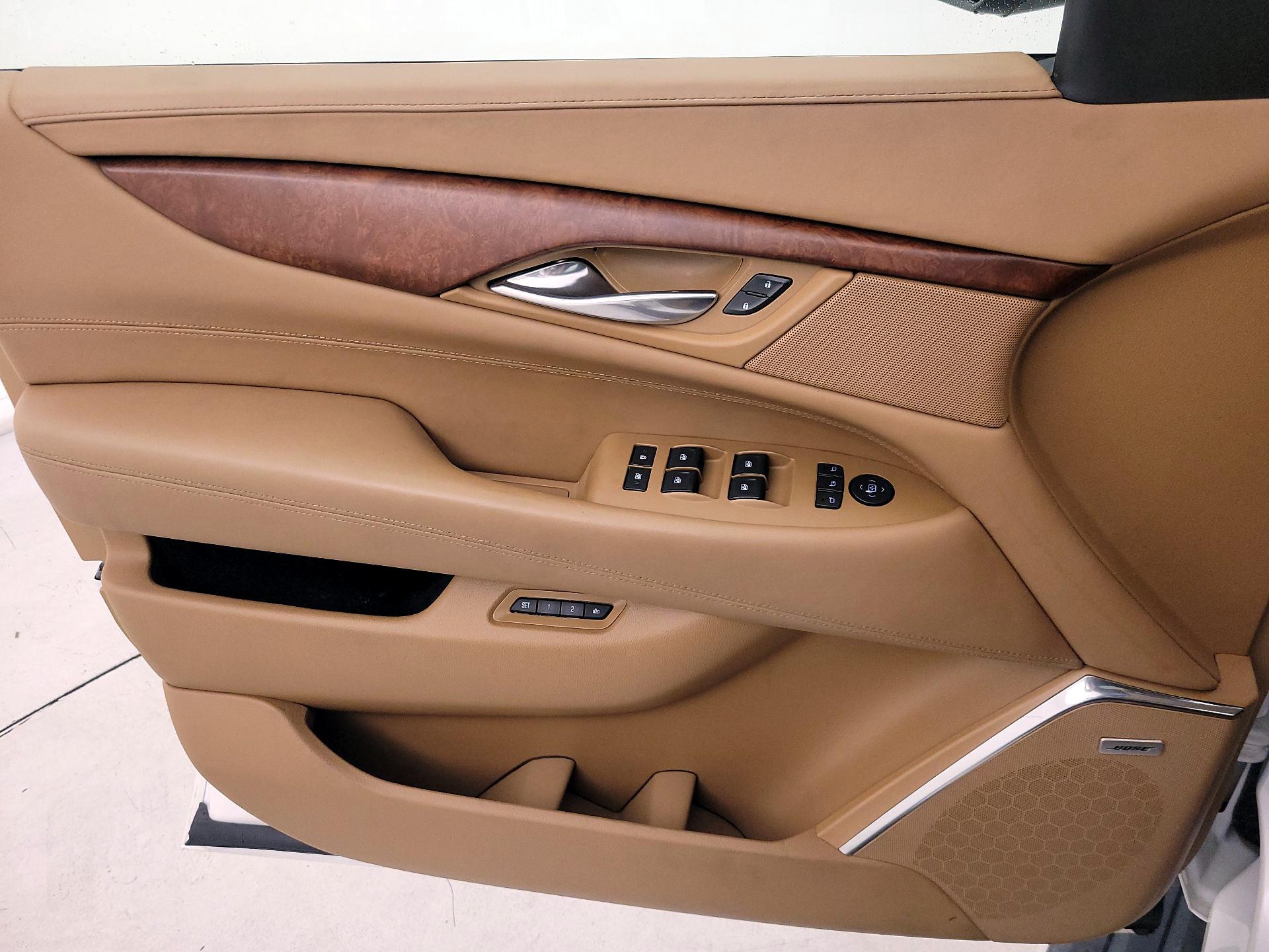 Thumbnail: 2017 Cadillac Escalade - 12