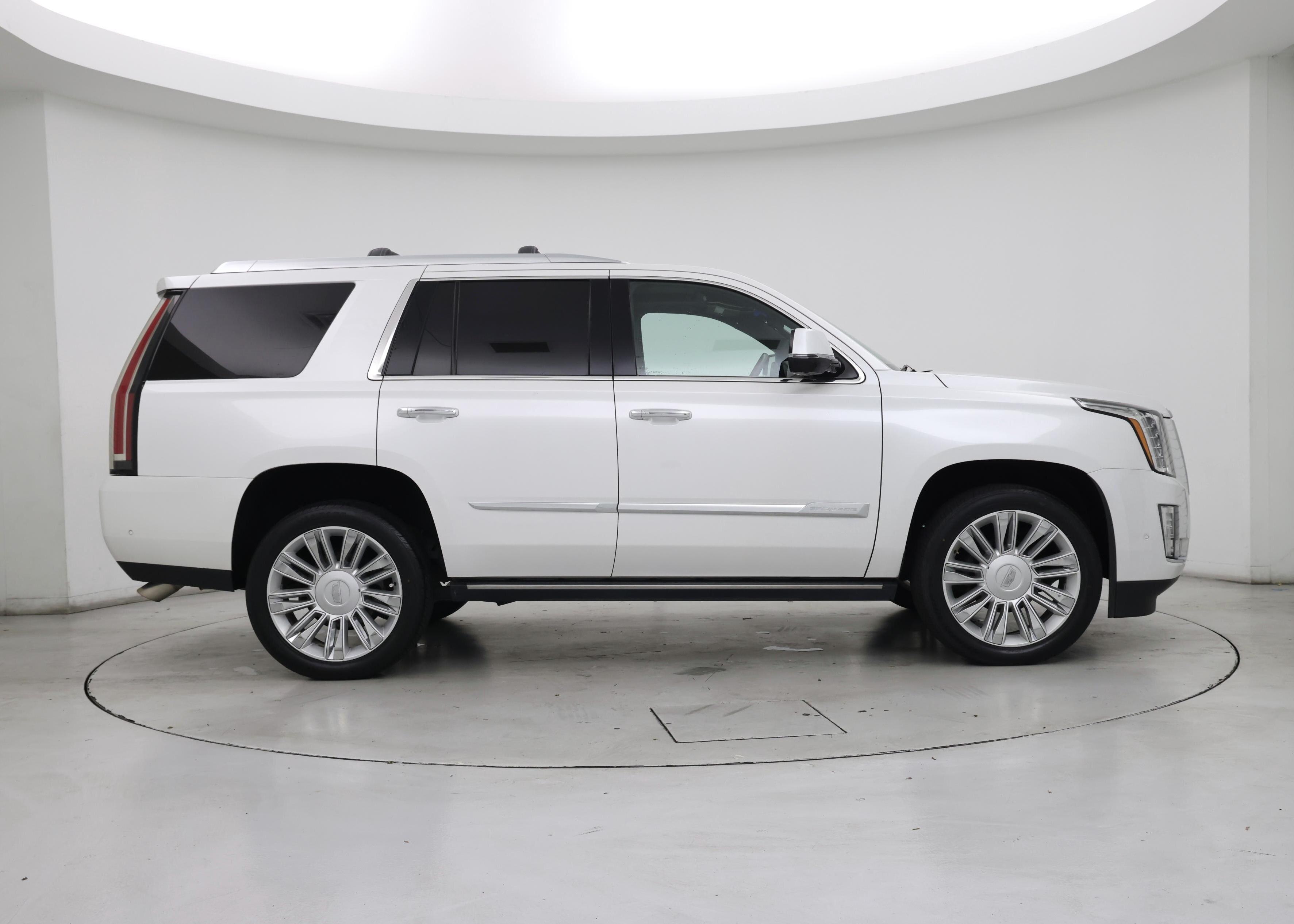 Thumbnail: 2017 Cadillac Escalade - 7