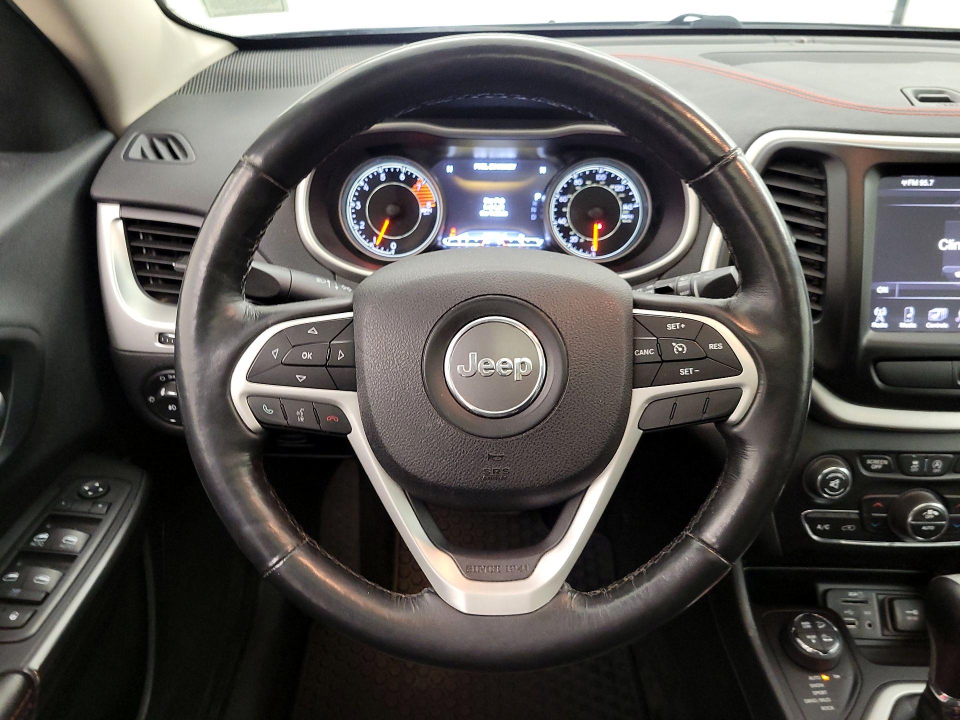 Thumbnail: 2016 Jeep Cherokee - 10
