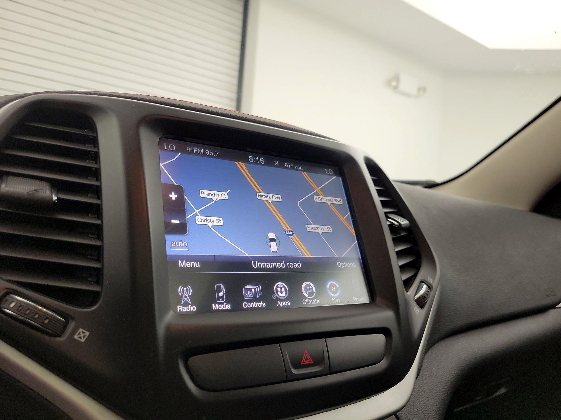 Thumbnail: 2016 Jeep Cherokee - 14