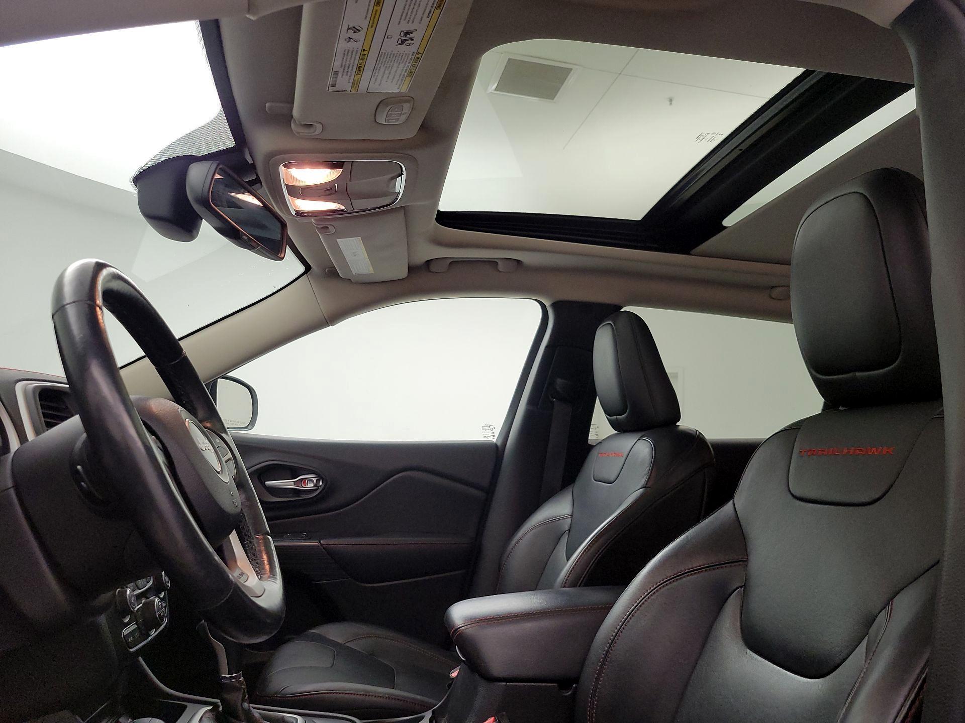Thumbnail: 2016 Jeep Cherokee - 20