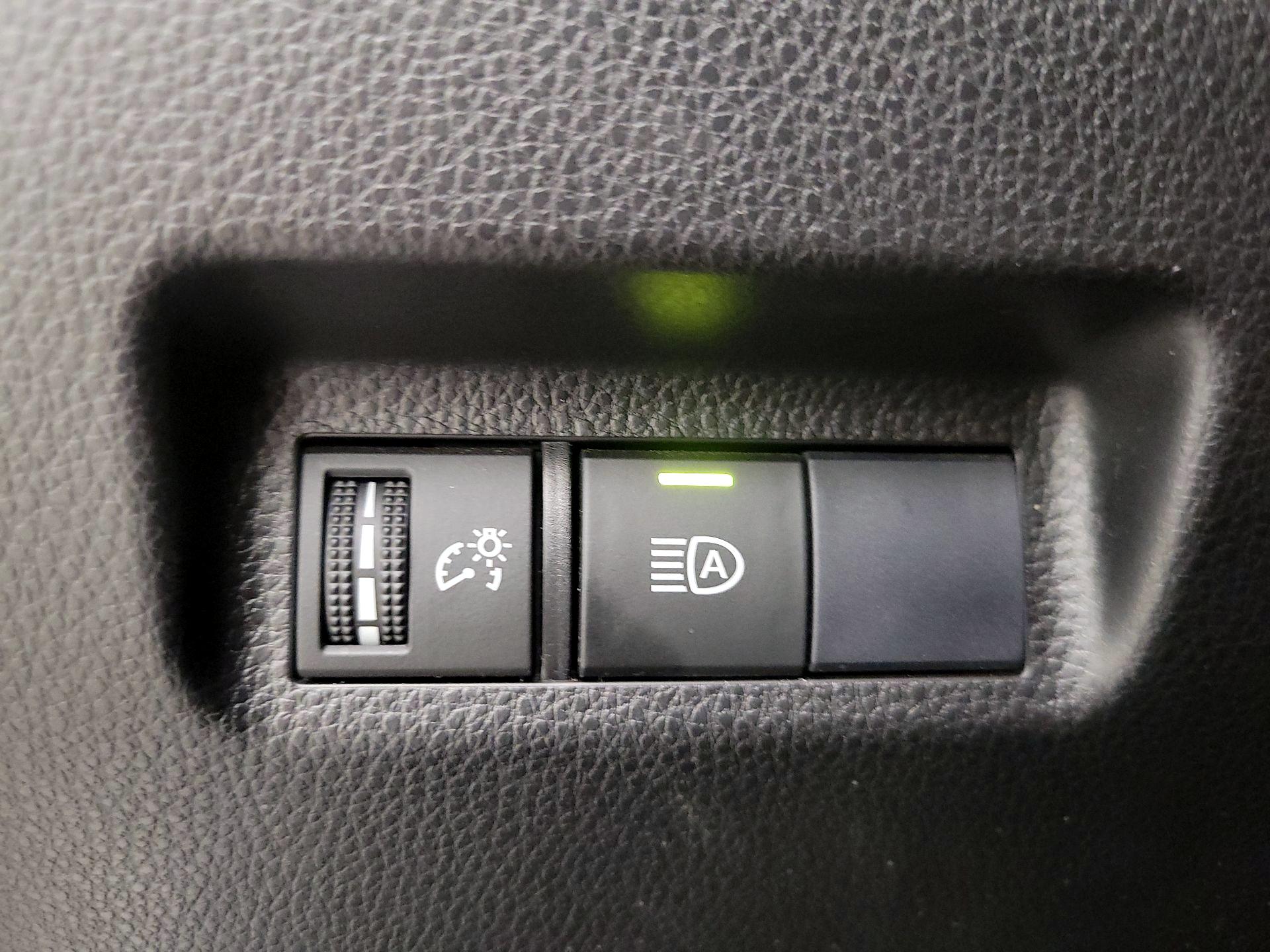 Thumbnail: 2019 Toyota RAV4 - 13