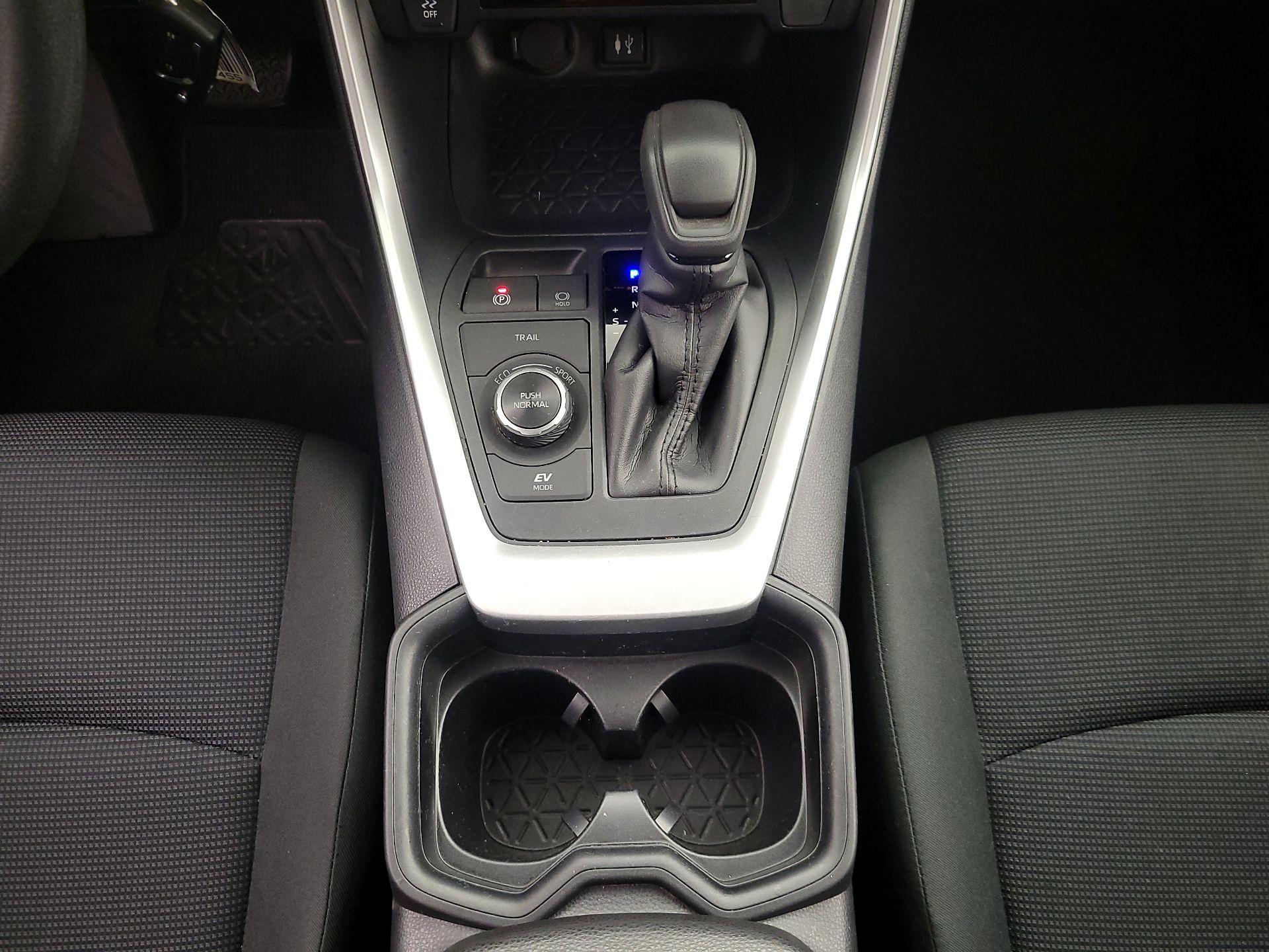 Thumbnail: 2019 Toyota RAV4 - 17