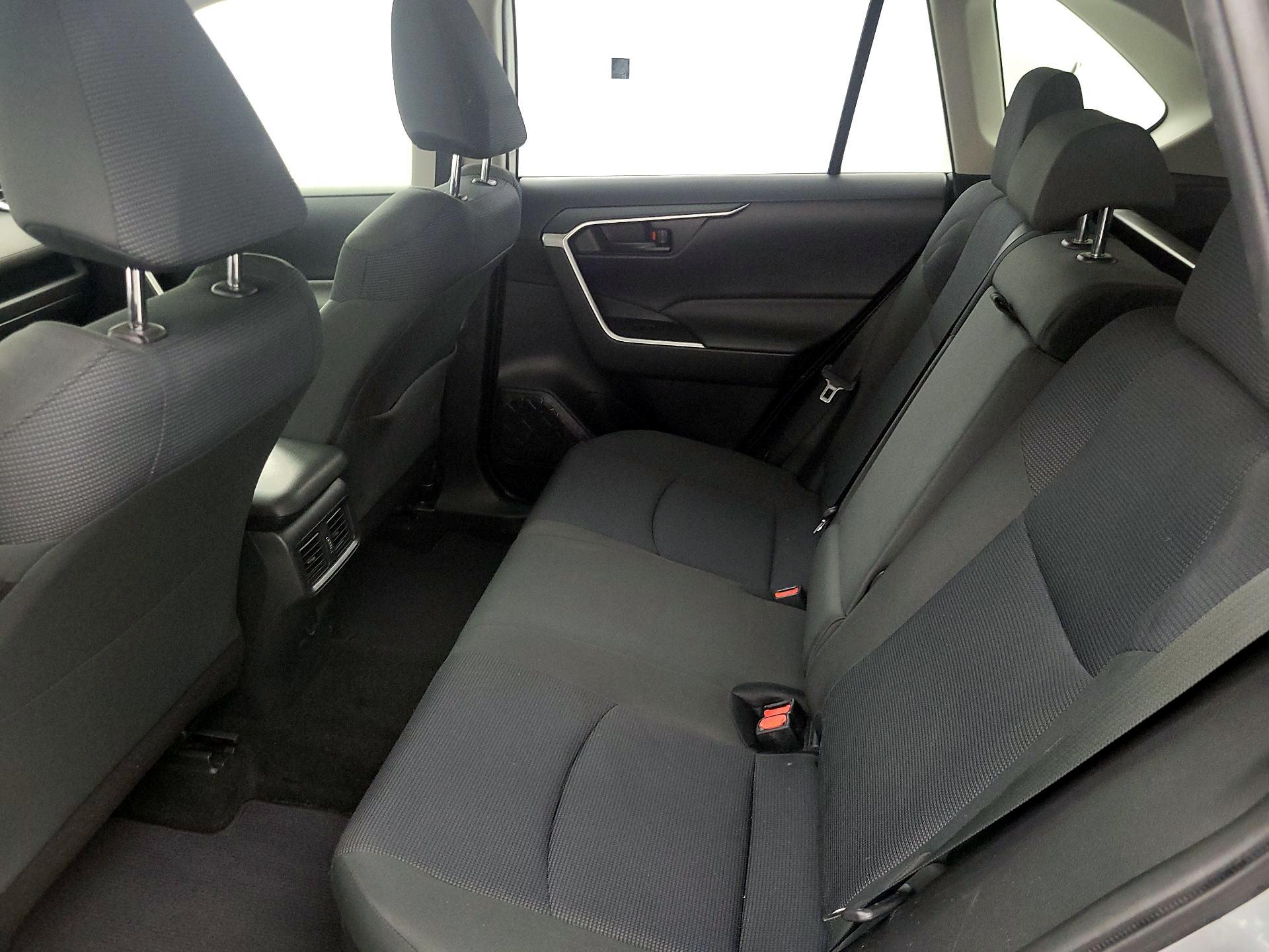 Thumbnail: 2019 Toyota RAV4 - 19