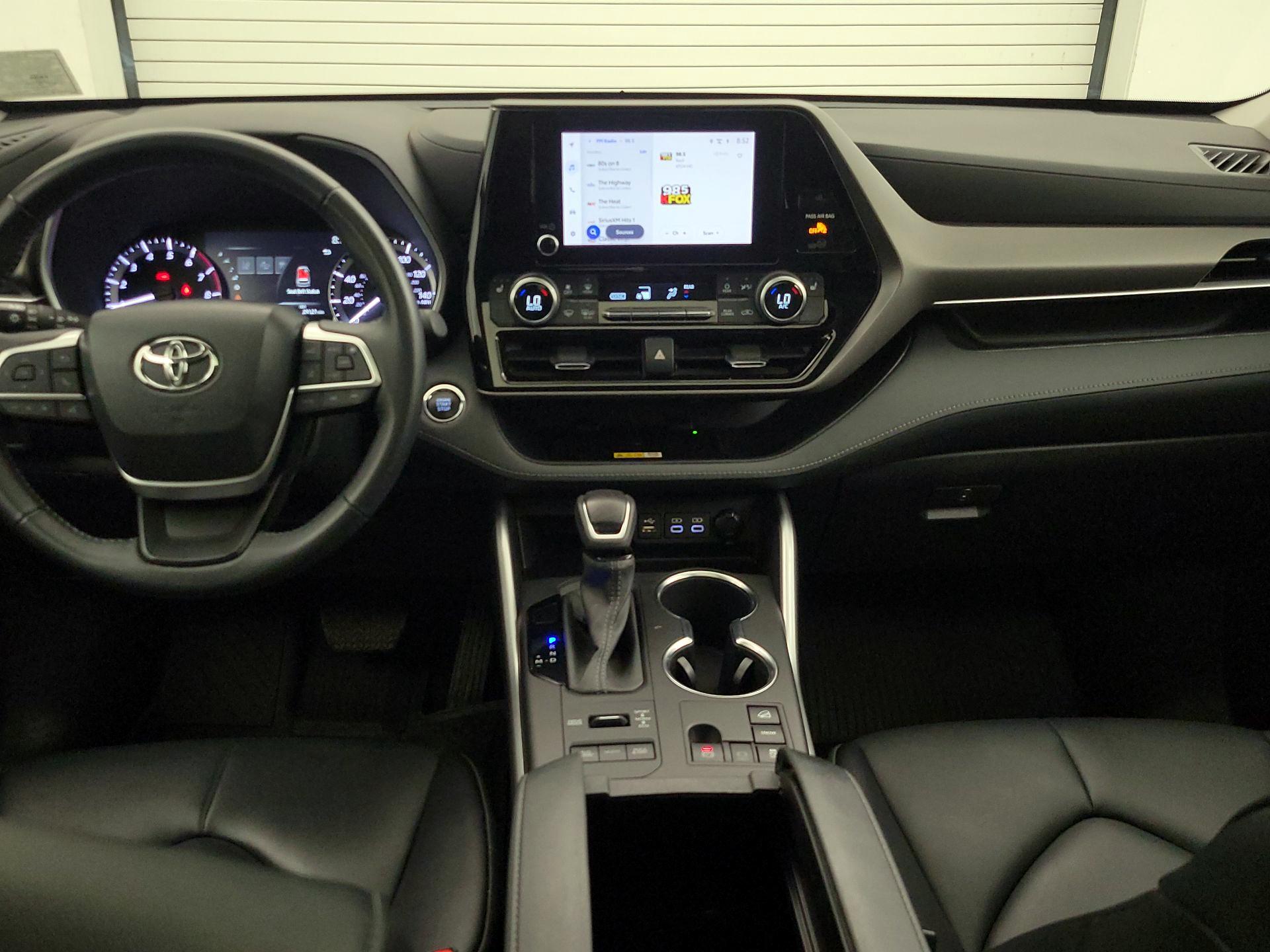 Thumbnail: 2023 Toyota Highlander - 9