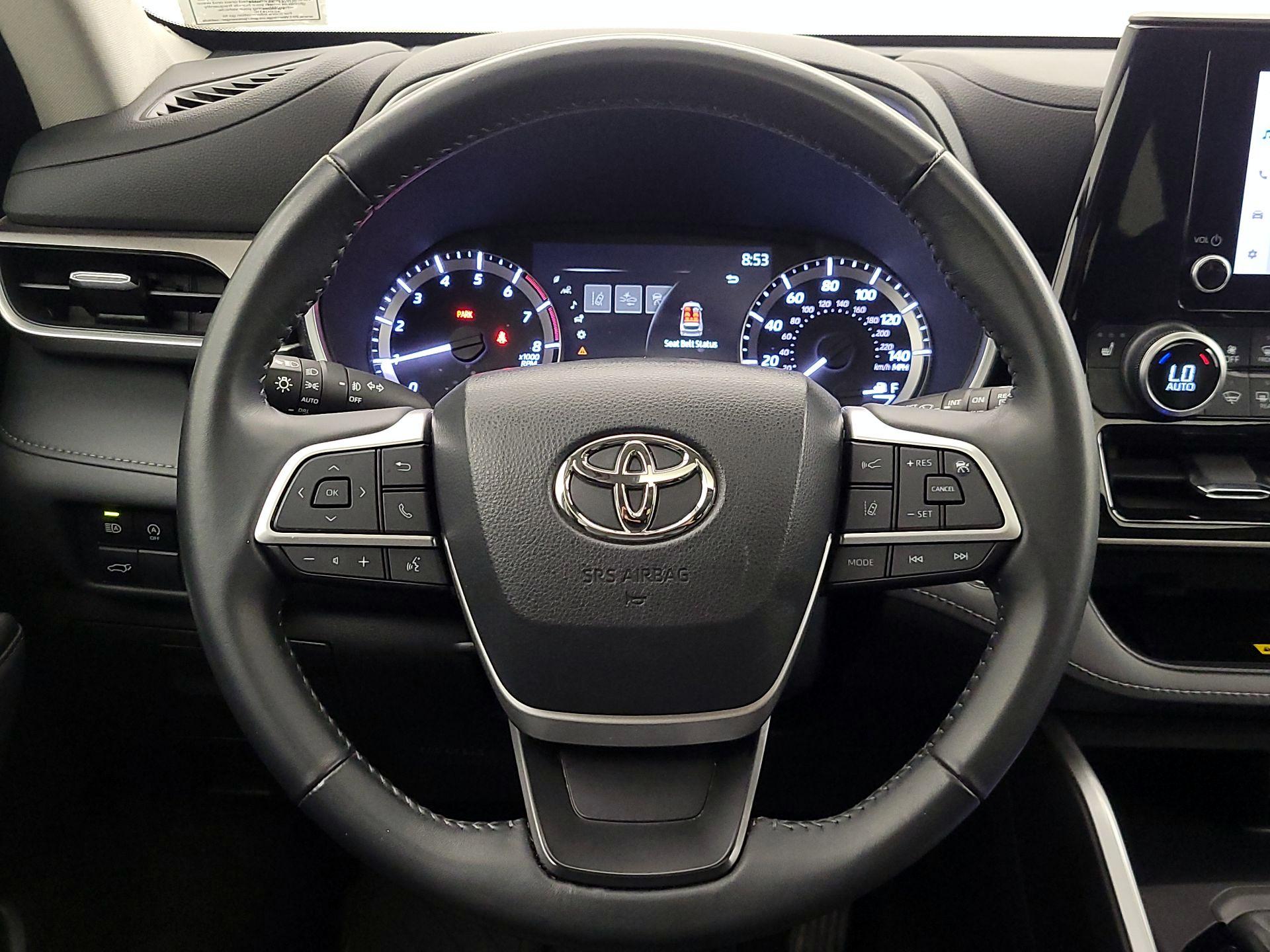 Thumbnail: 2023 Toyota Highlander - 10