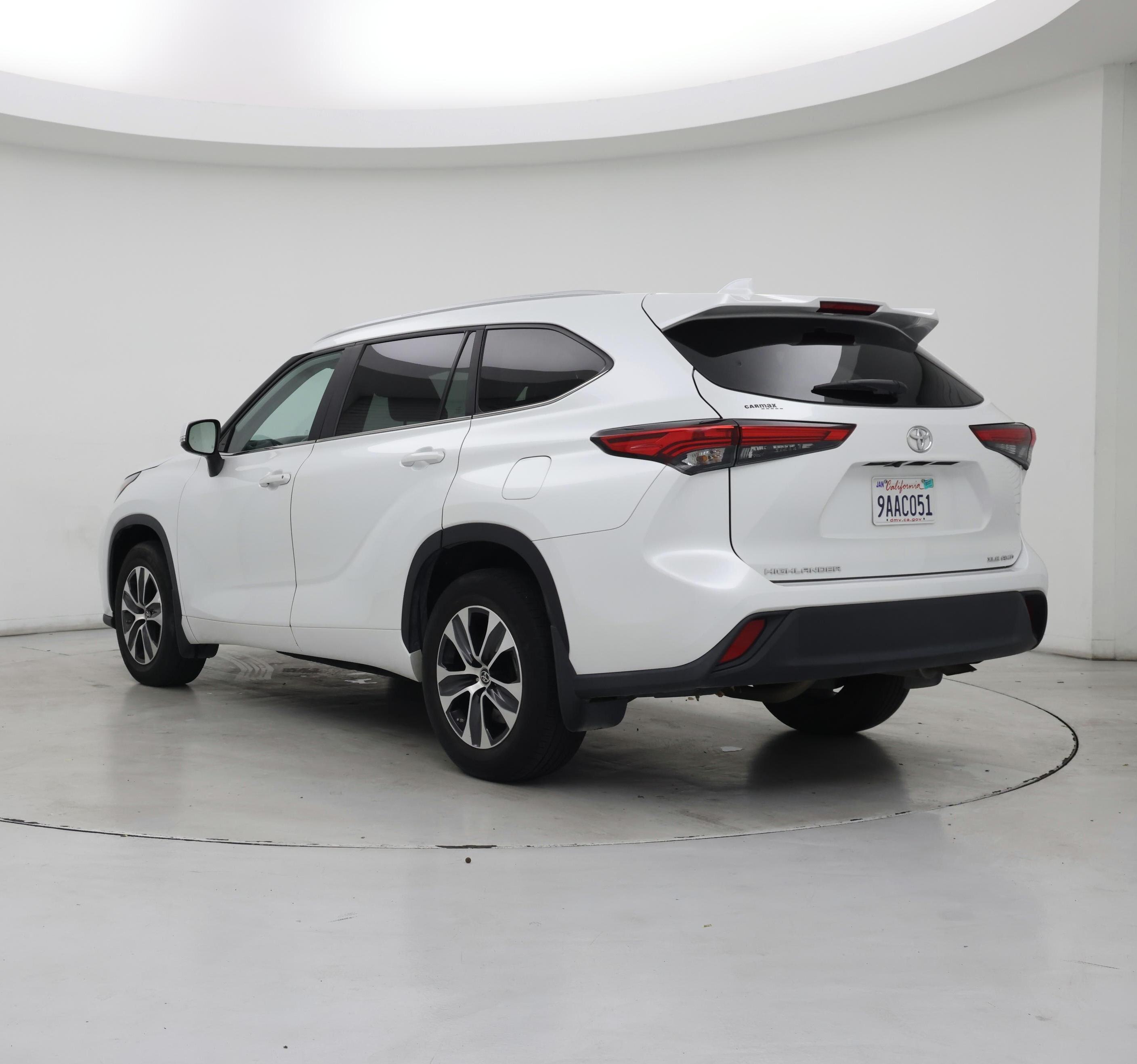 Thumbnail: 2023 Toyota Highlander - 2