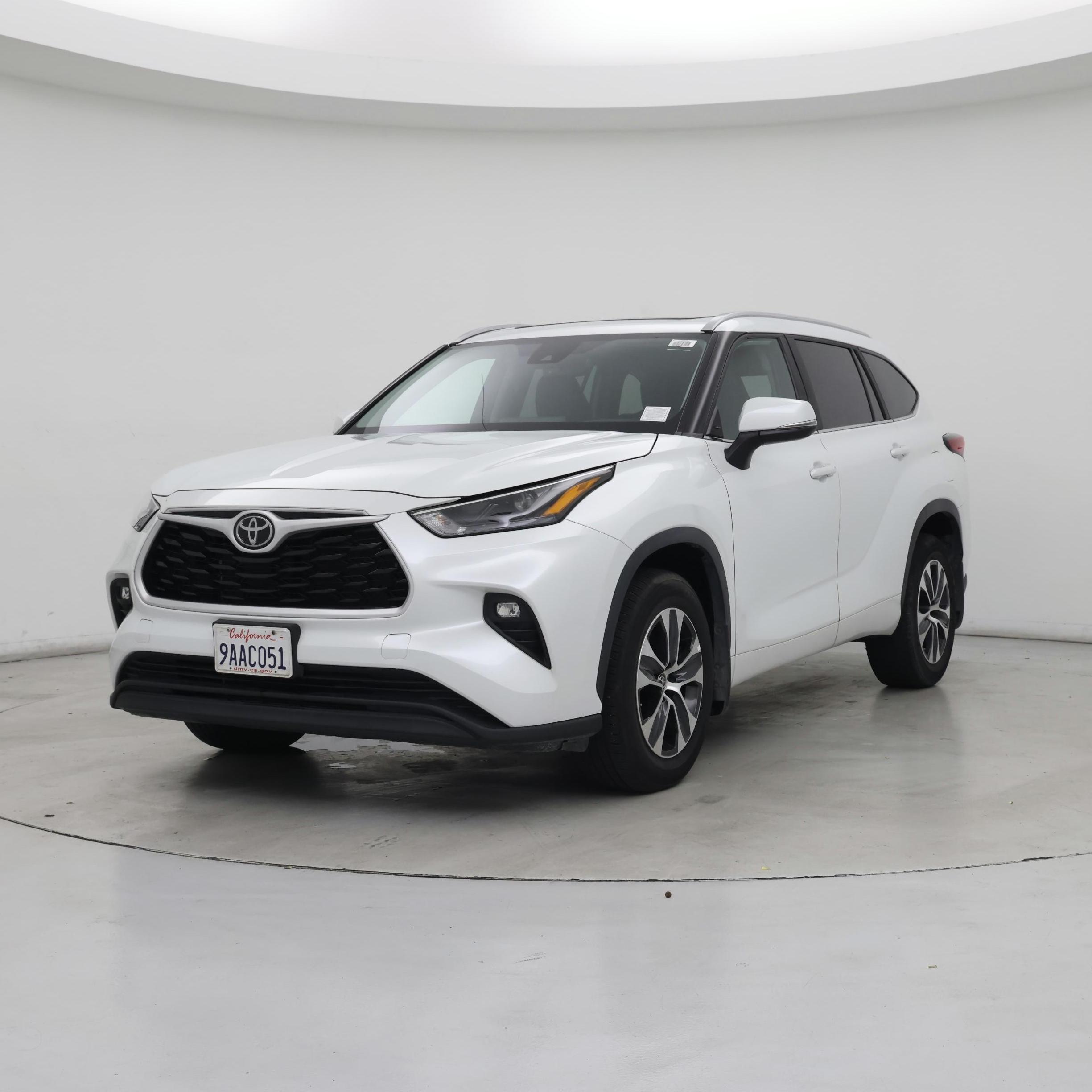 Thumbnail: 2023 Toyota Highlander - 4
