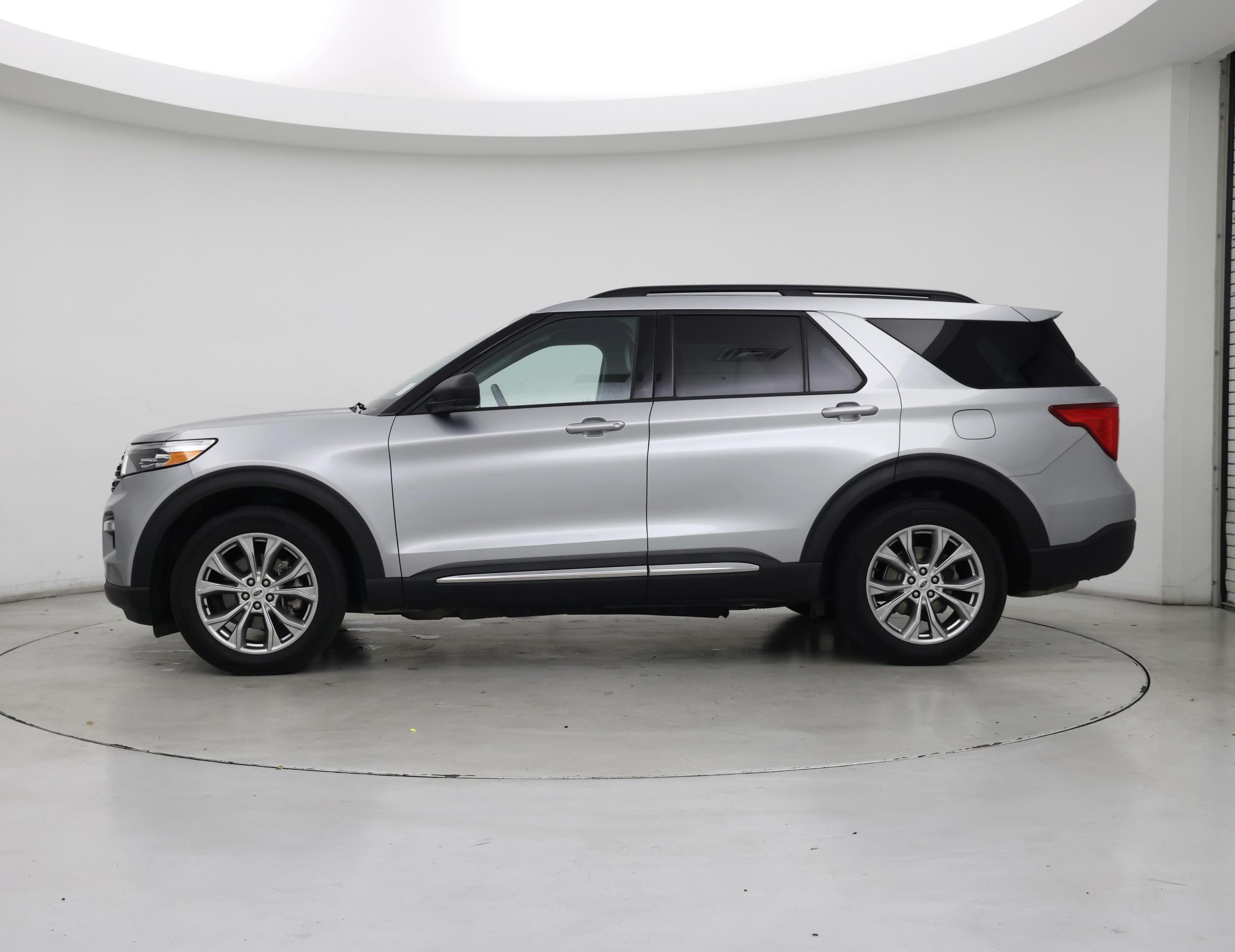 Thumbnail: 2021 Ford Explorer - 3