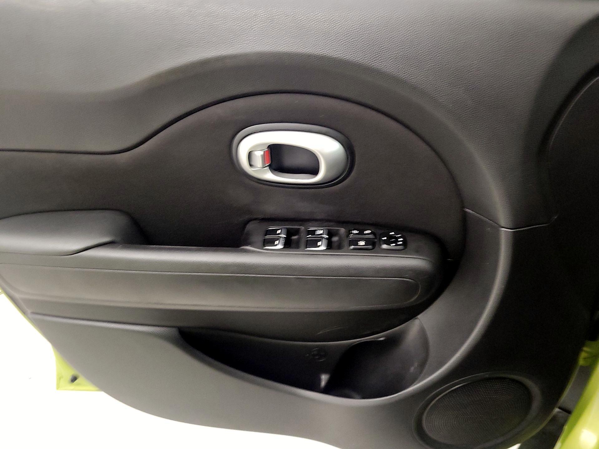 Thumbnail: 2017 Kia Soul - 12