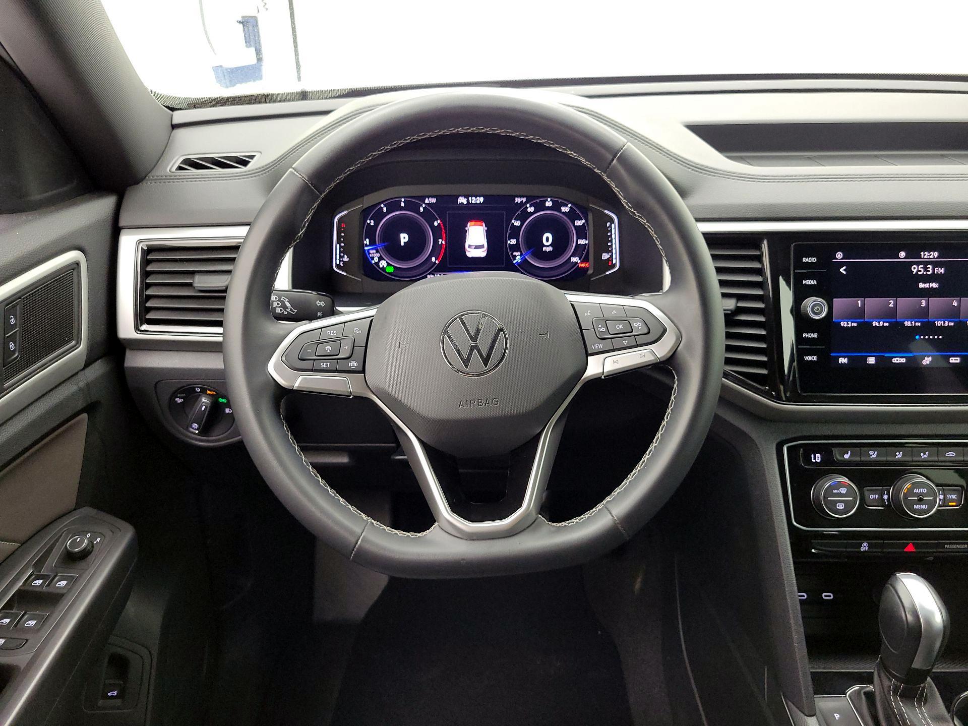Thumbnail: 2022 Volkswagen Atlas - 10