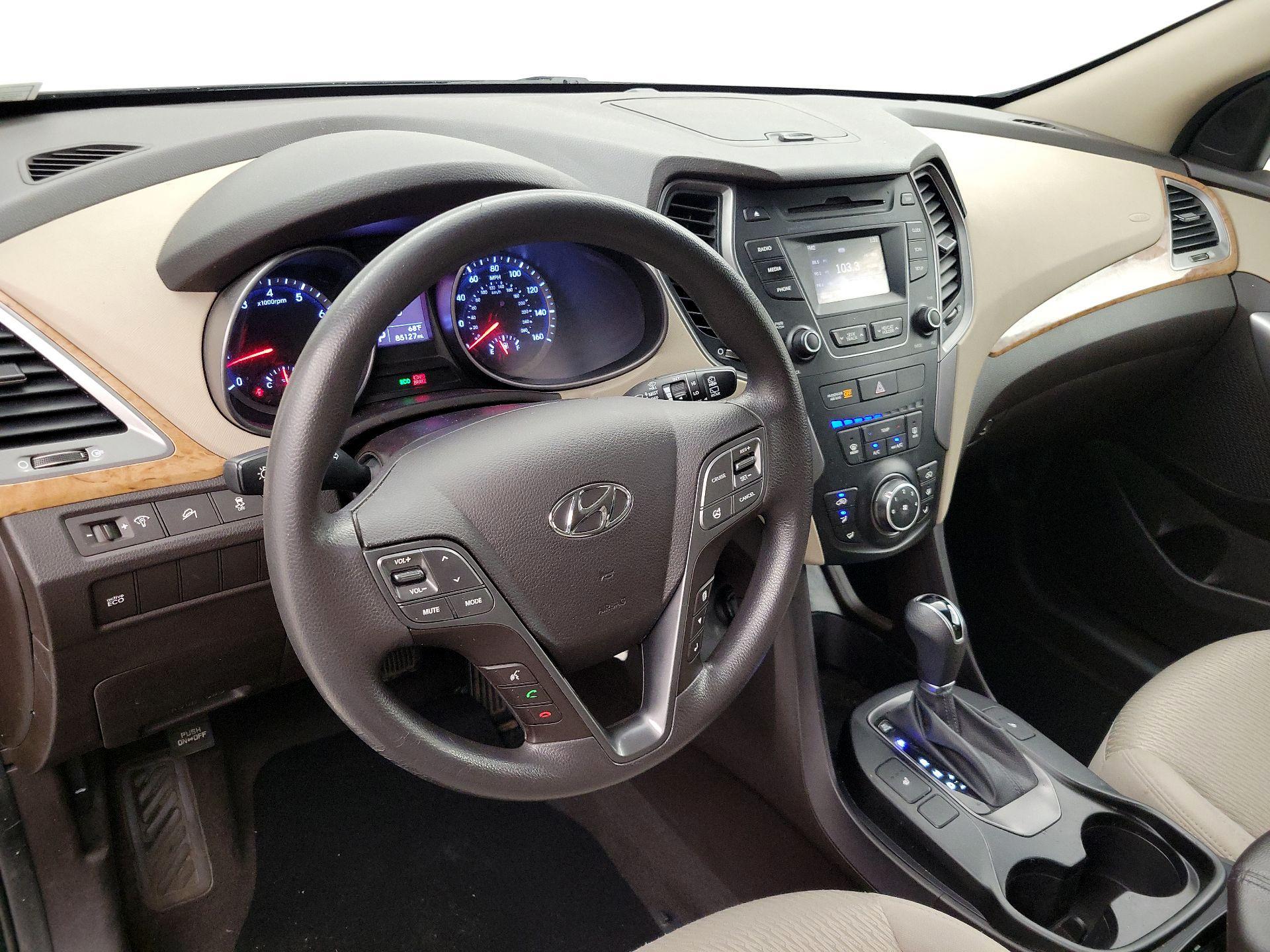 Thumbnail: 2016 Hyundai Santa Fe - 9