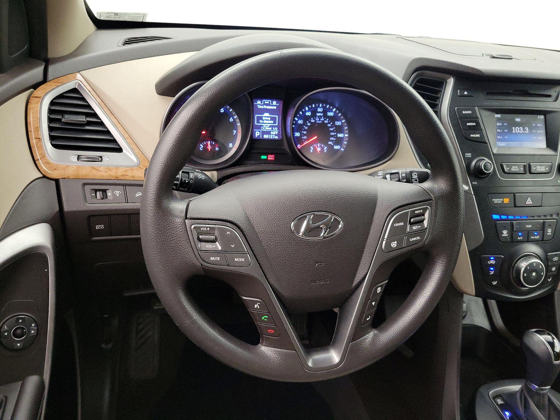 Thumbnail: 2016 Hyundai Santa Fe - 10