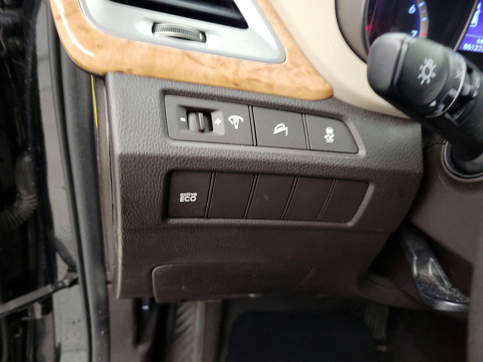 Thumbnail: 2016 Hyundai Santa Fe - 13