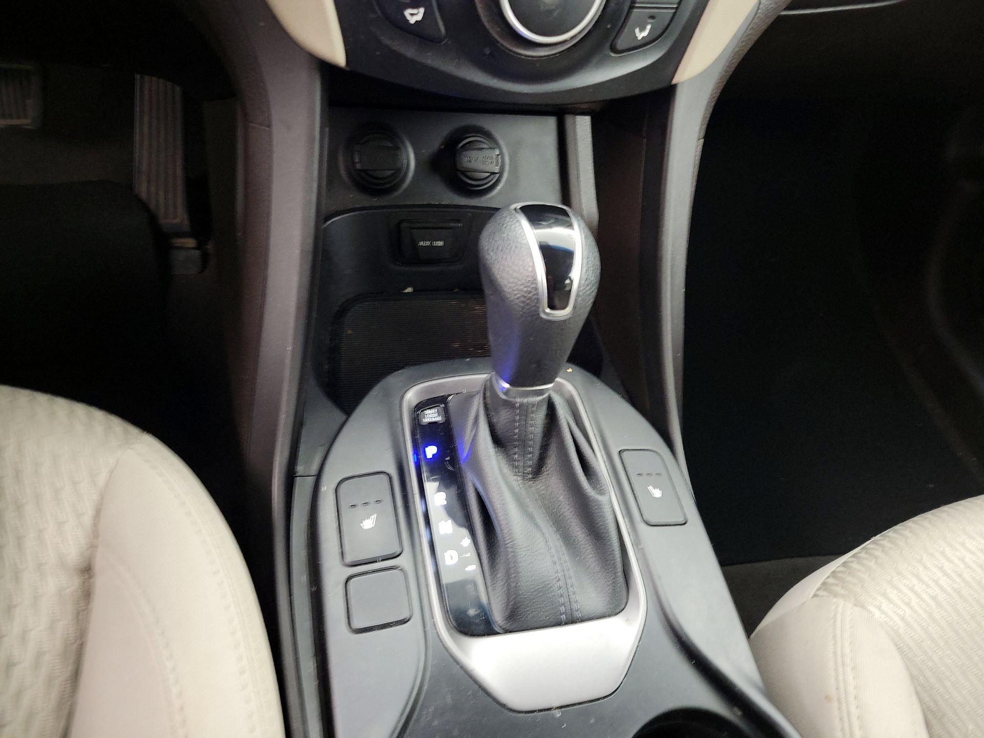 Thumbnail: 2016 Hyundai Santa Fe - 17