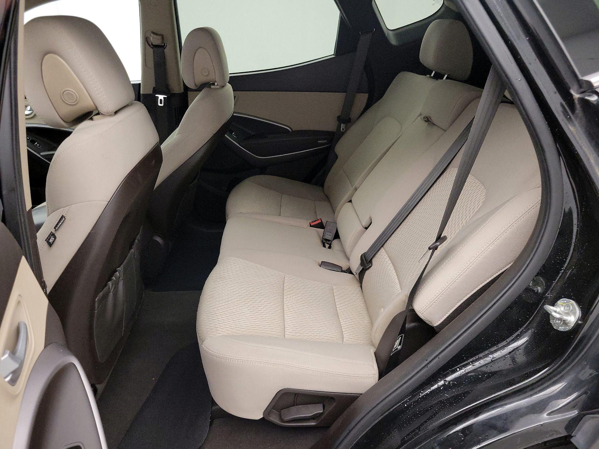Thumbnail: 2016 Hyundai Santa Fe - 19