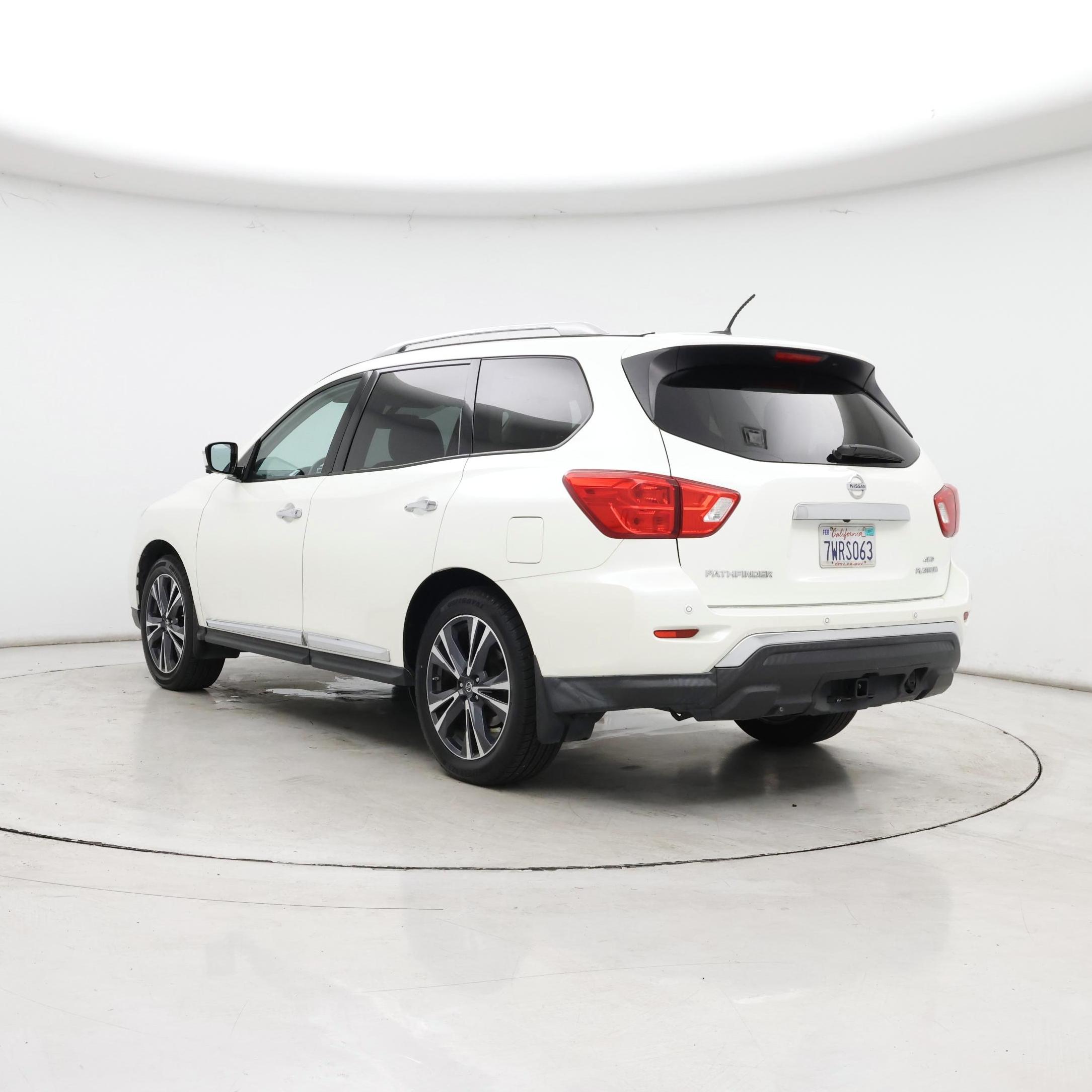 Thumbnail: 2017 Nissan Pathfinder - 2