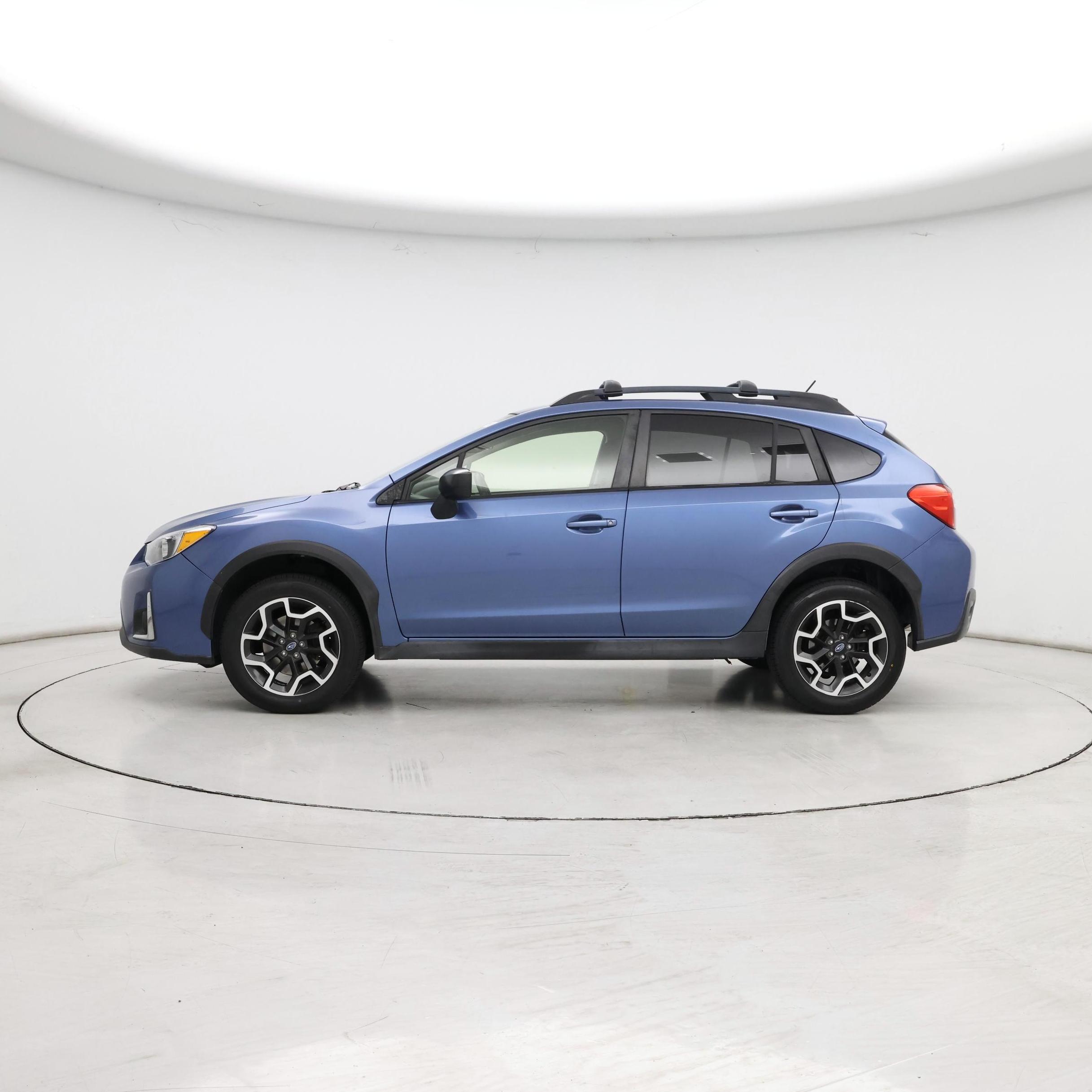 Thumbnail: 2017 Subaru Crosstrek - 3