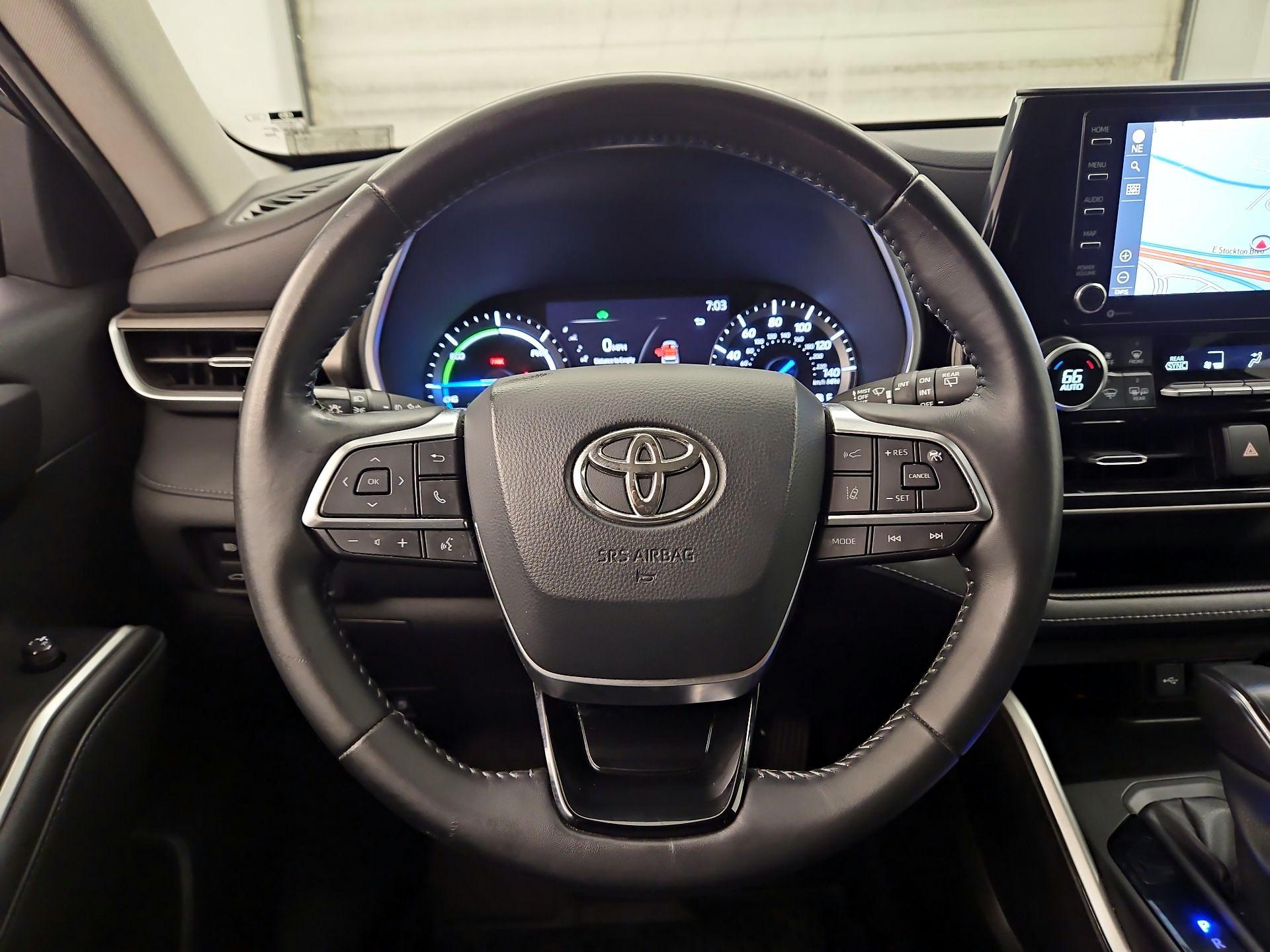 Thumbnail: 2020 Toyota Highlander - 10