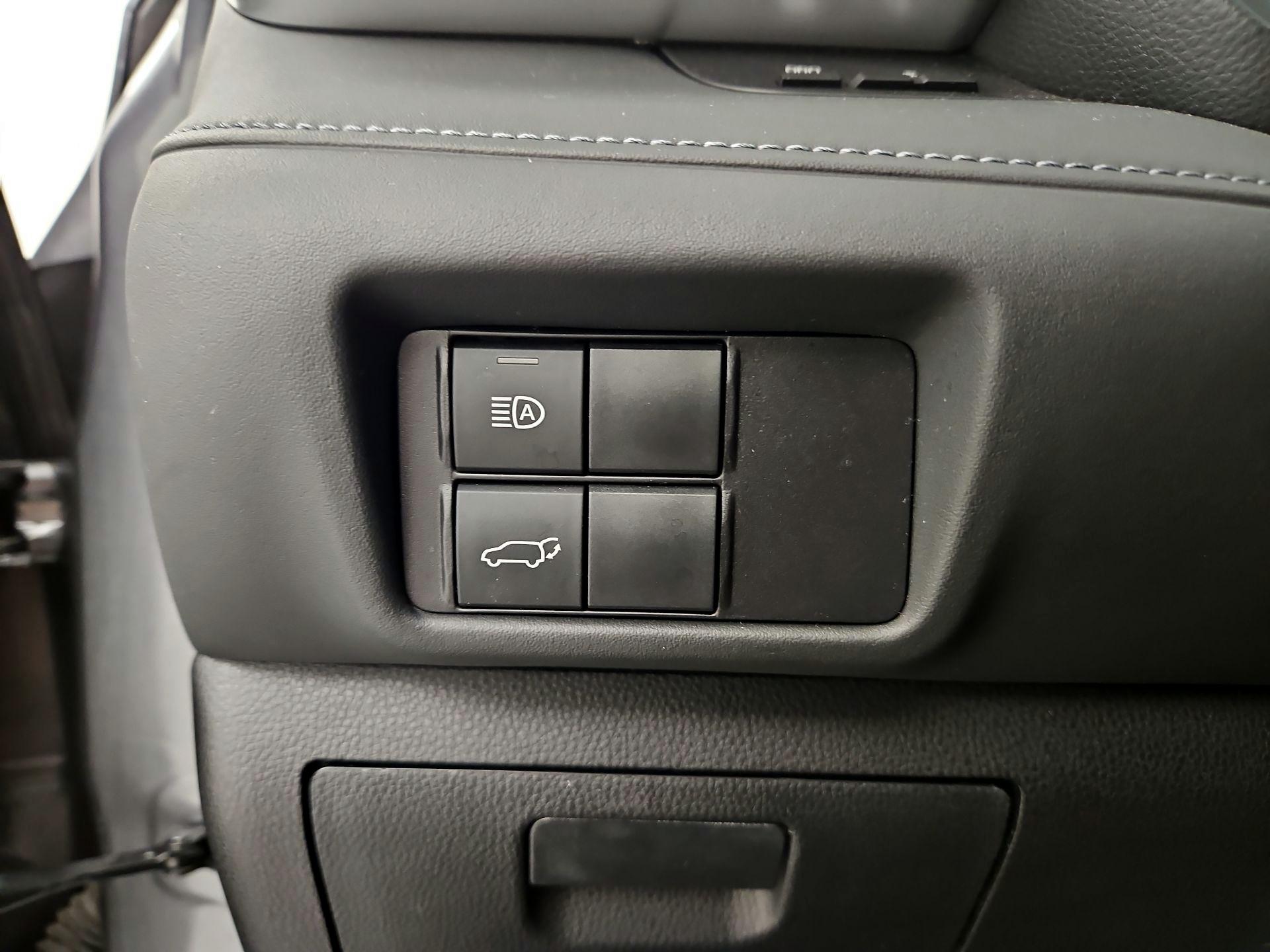 Thumbnail: 2020 Toyota Highlander - 13