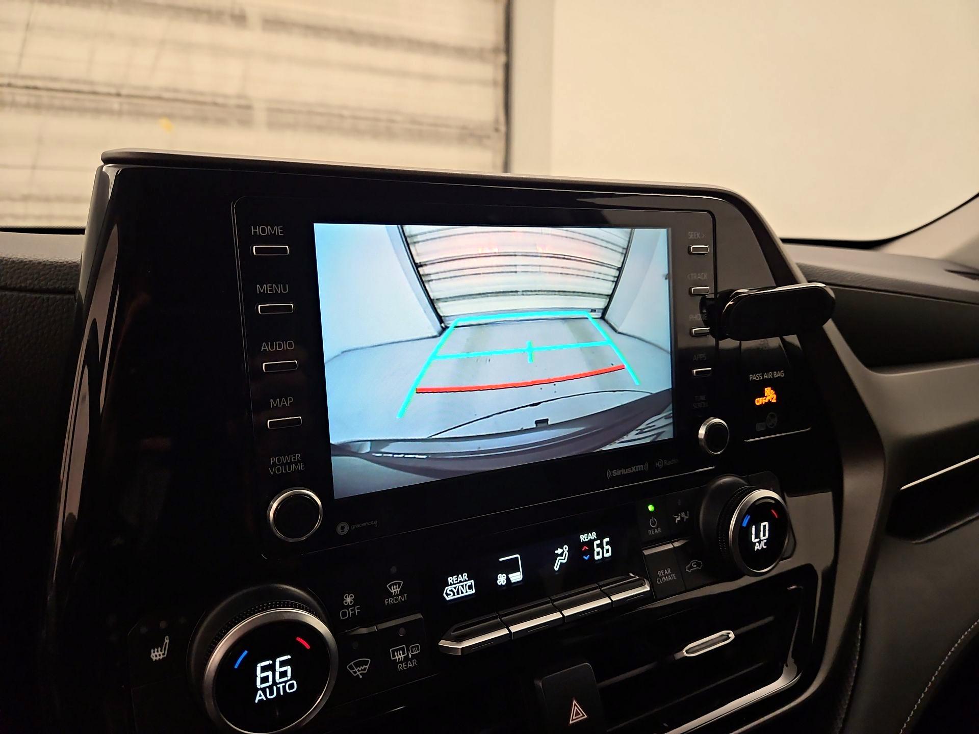 Thumbnail: 2020 Toyota Highlander - 15