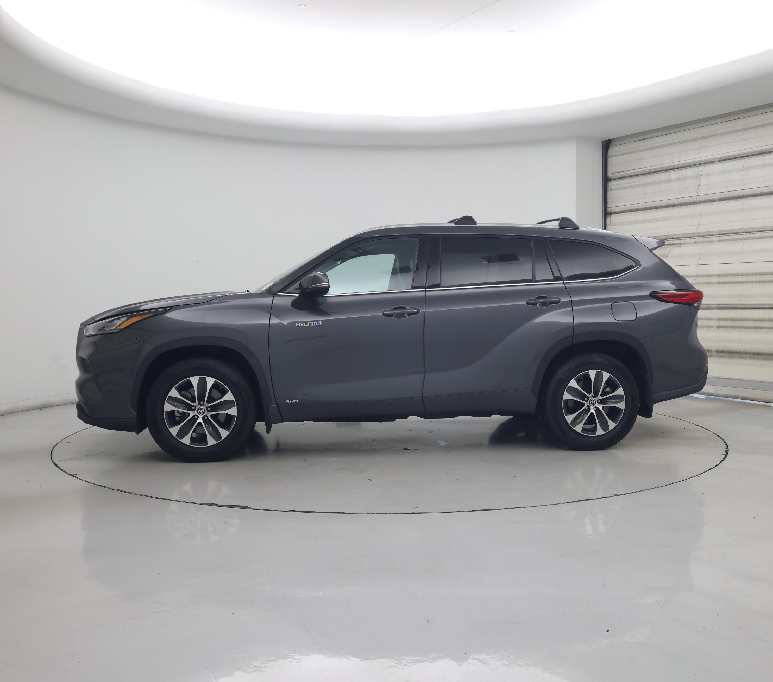 Thumbnail: 2020 Toyota Highlander - 3