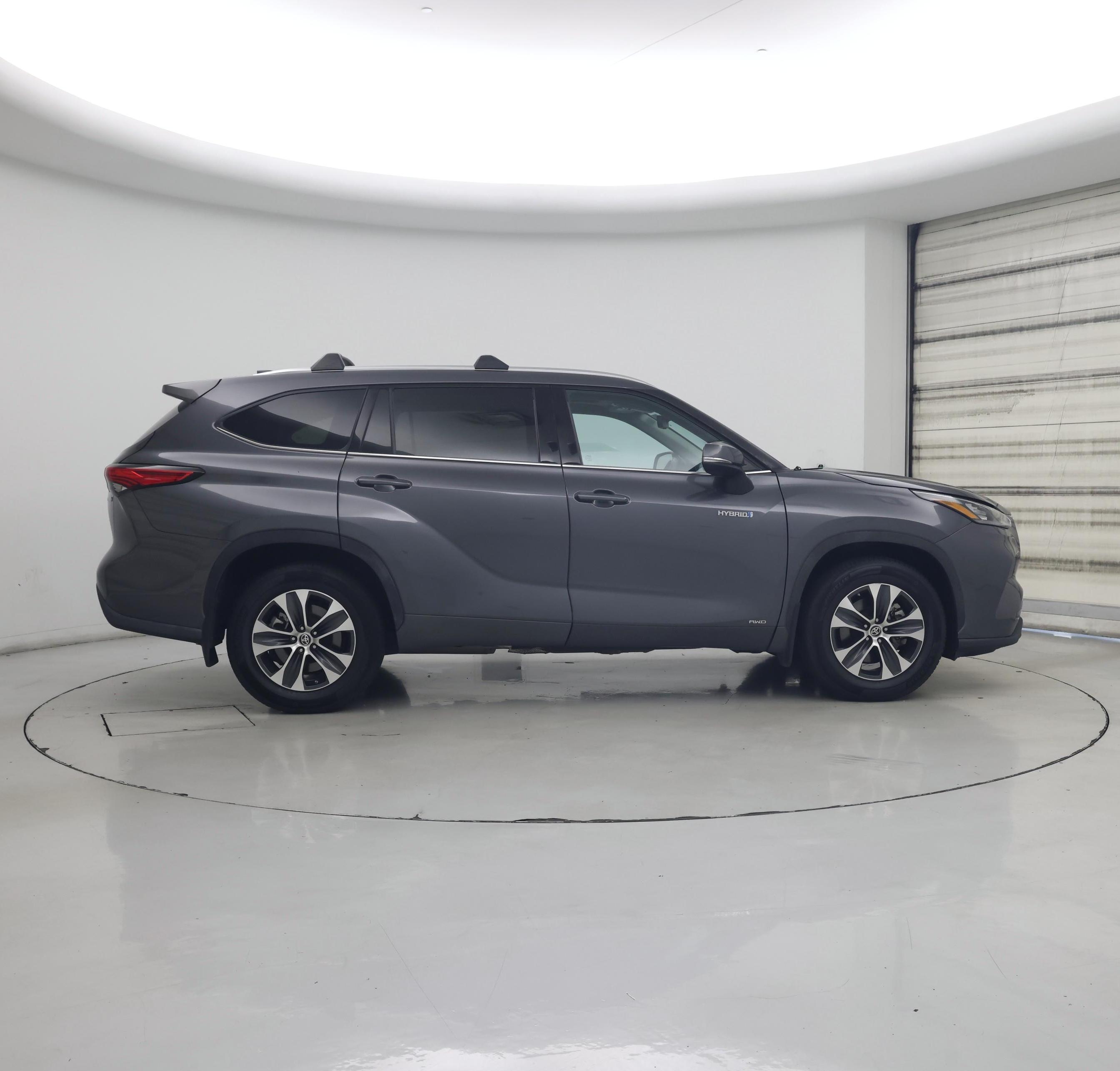 Thumbnail: 2020 Toyota Highlander - 7