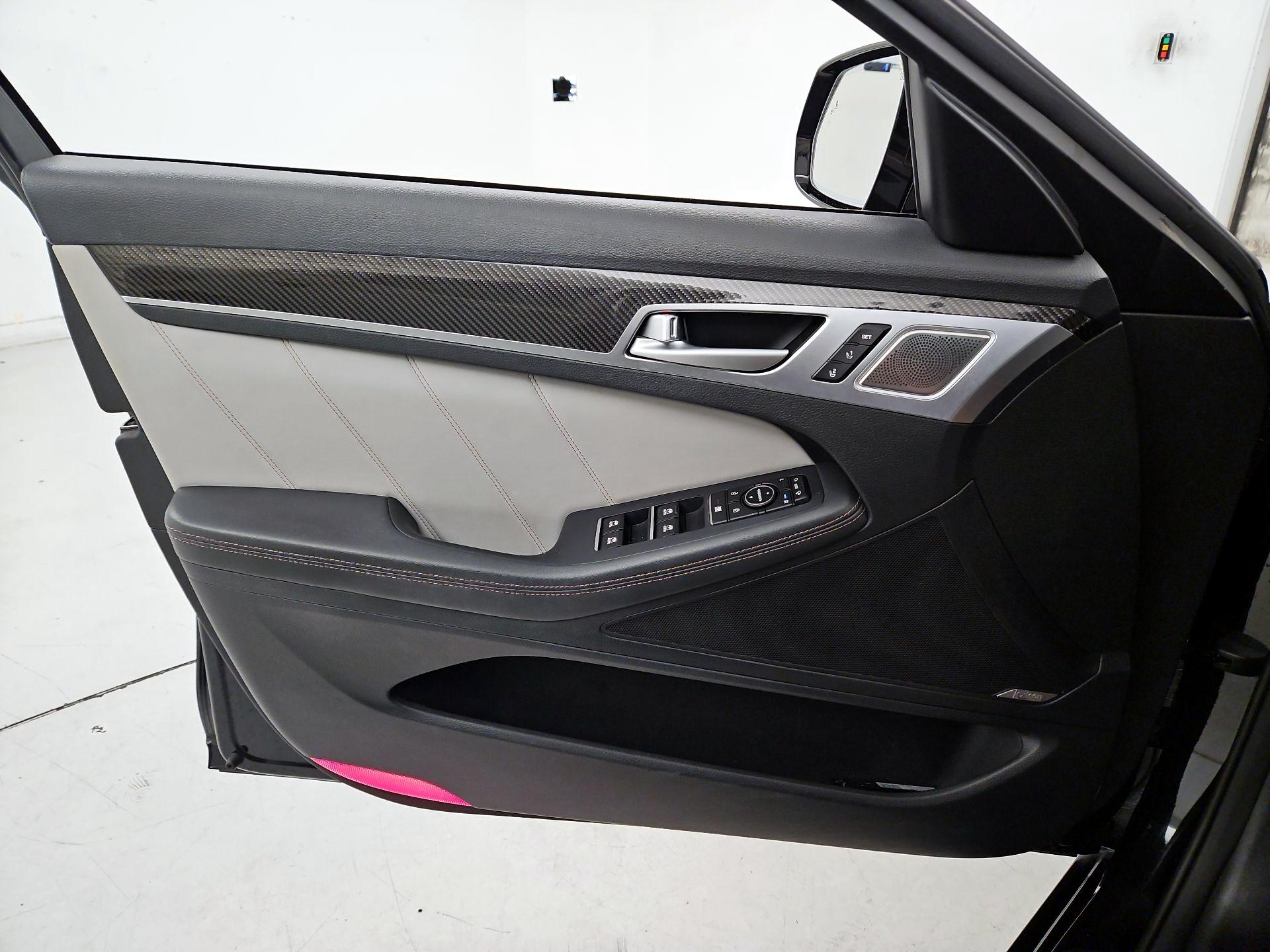 Thumbnail: 2018 Genesis G80 - 12