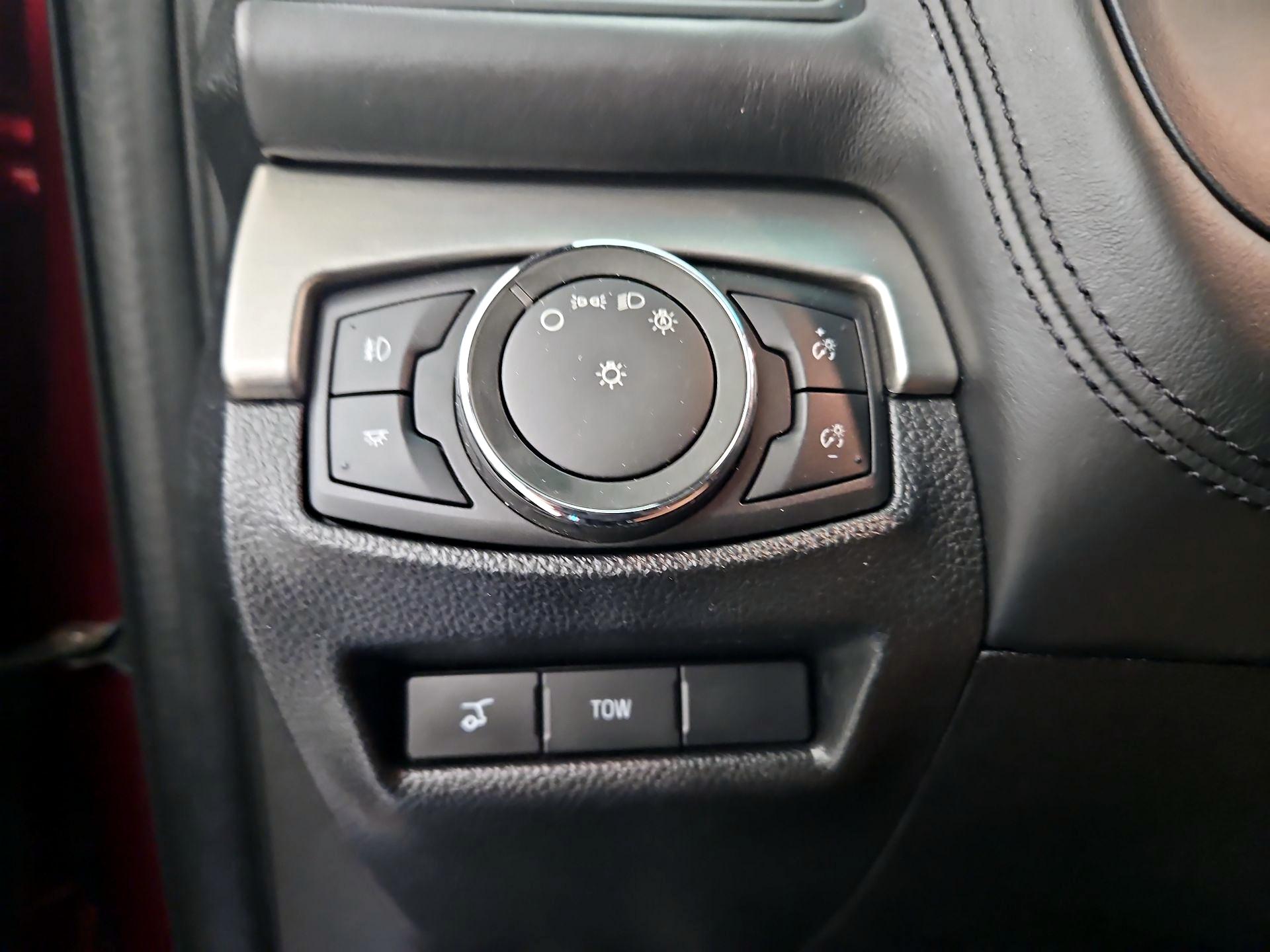 Thumbnail: 2016 Ford Explorer - 13
