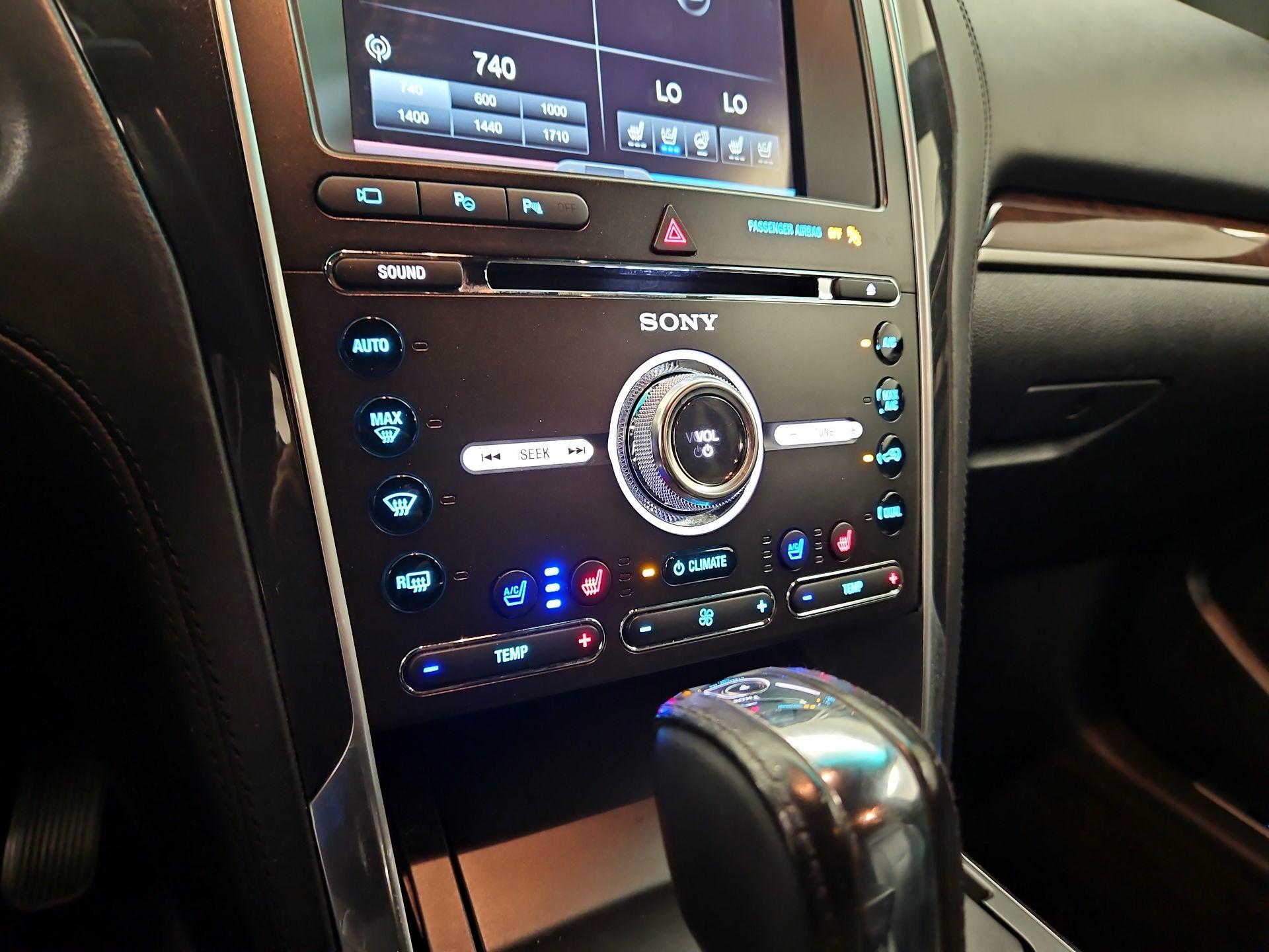Thumbnail: 2016 Ford Explorer - 17