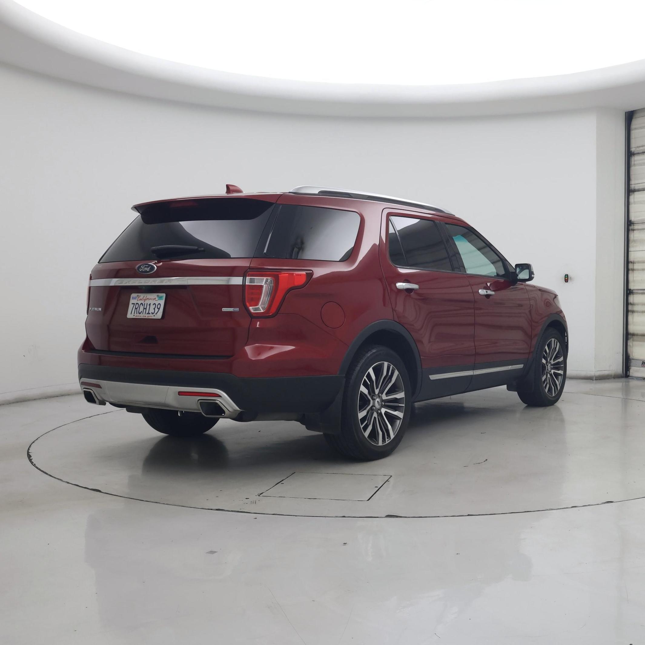 Thumbnail: 2016 Ford Explorer - 8