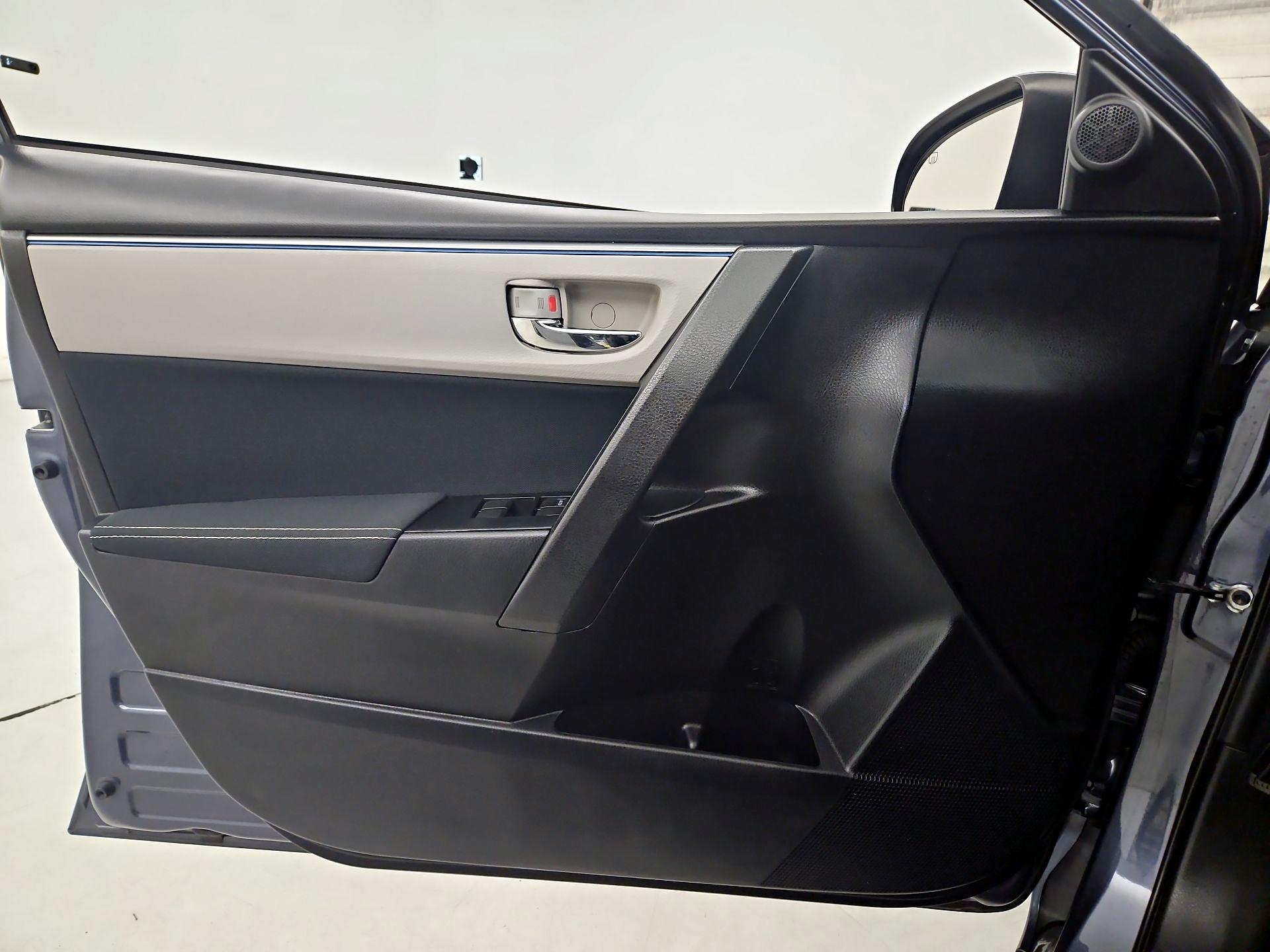Thumbnail: 2016 Toyota Corolla - 12