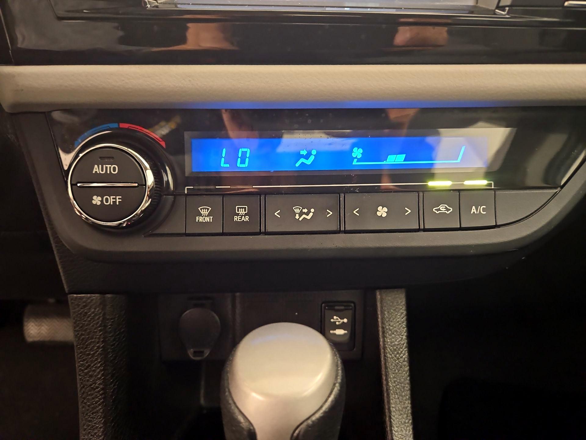 Thumbnail: 2016 Toyota Corolla - 16