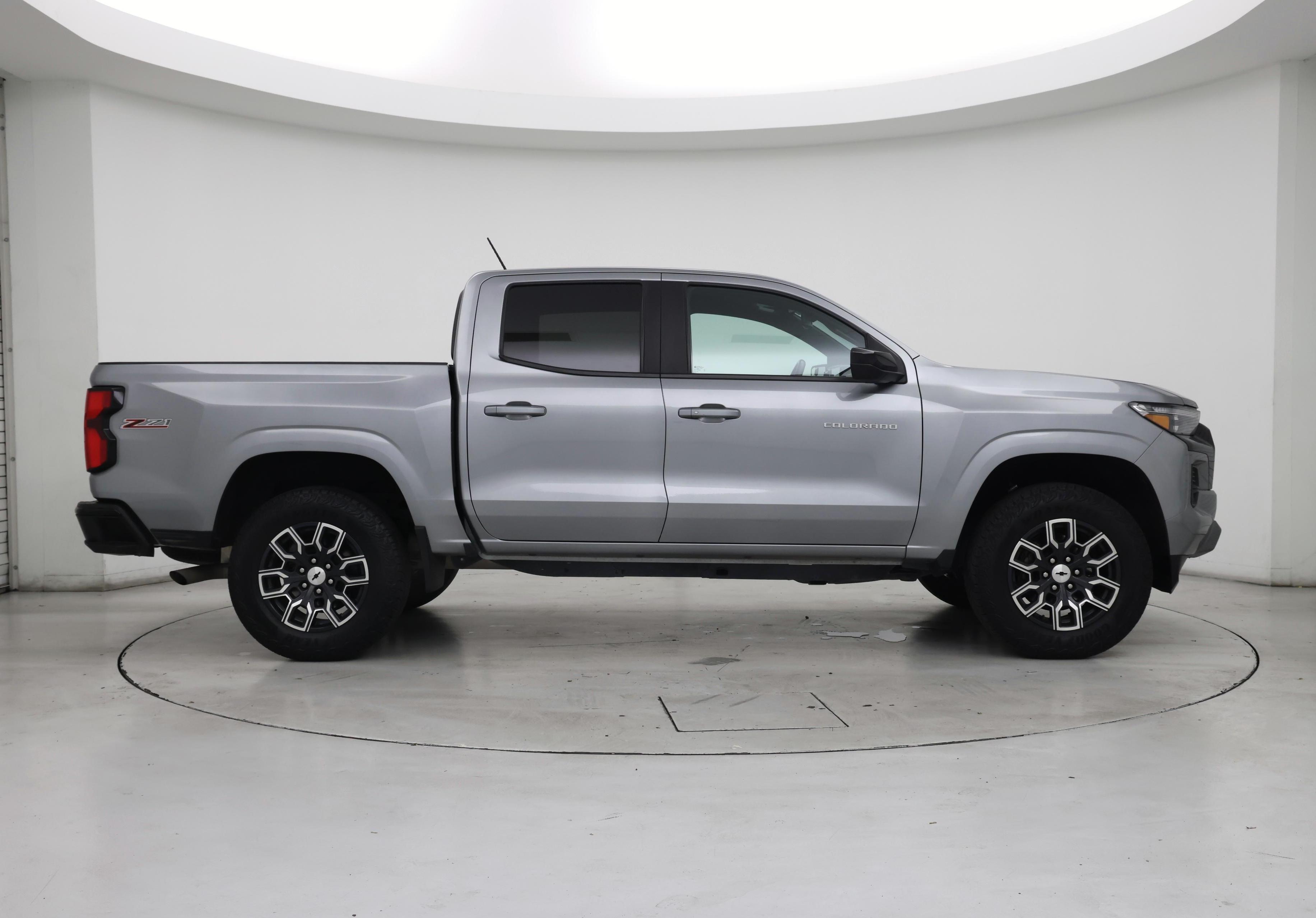 Thumbnail: 2023 Chevrolet Colorado - 7