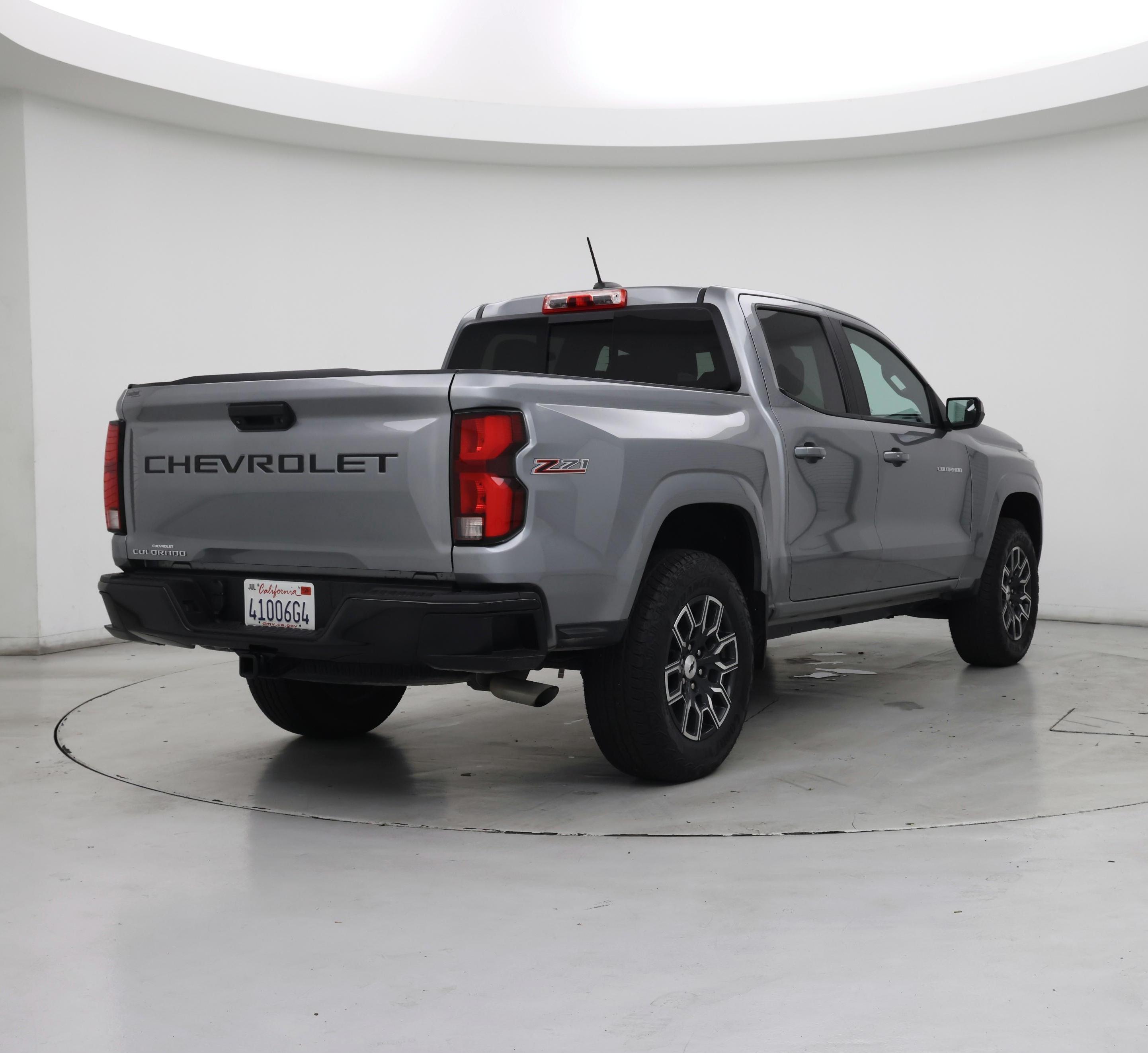 Thumbnail: 2023 Chevrolet Colorado - 8