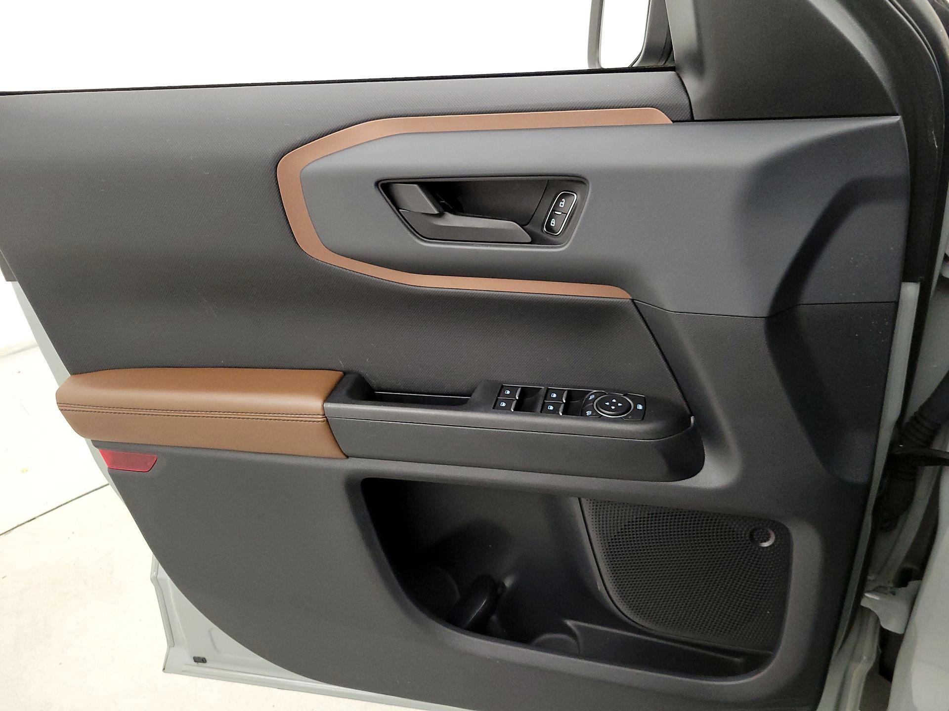 Thumbnail: 2021 Ford Bronco Sport - 12