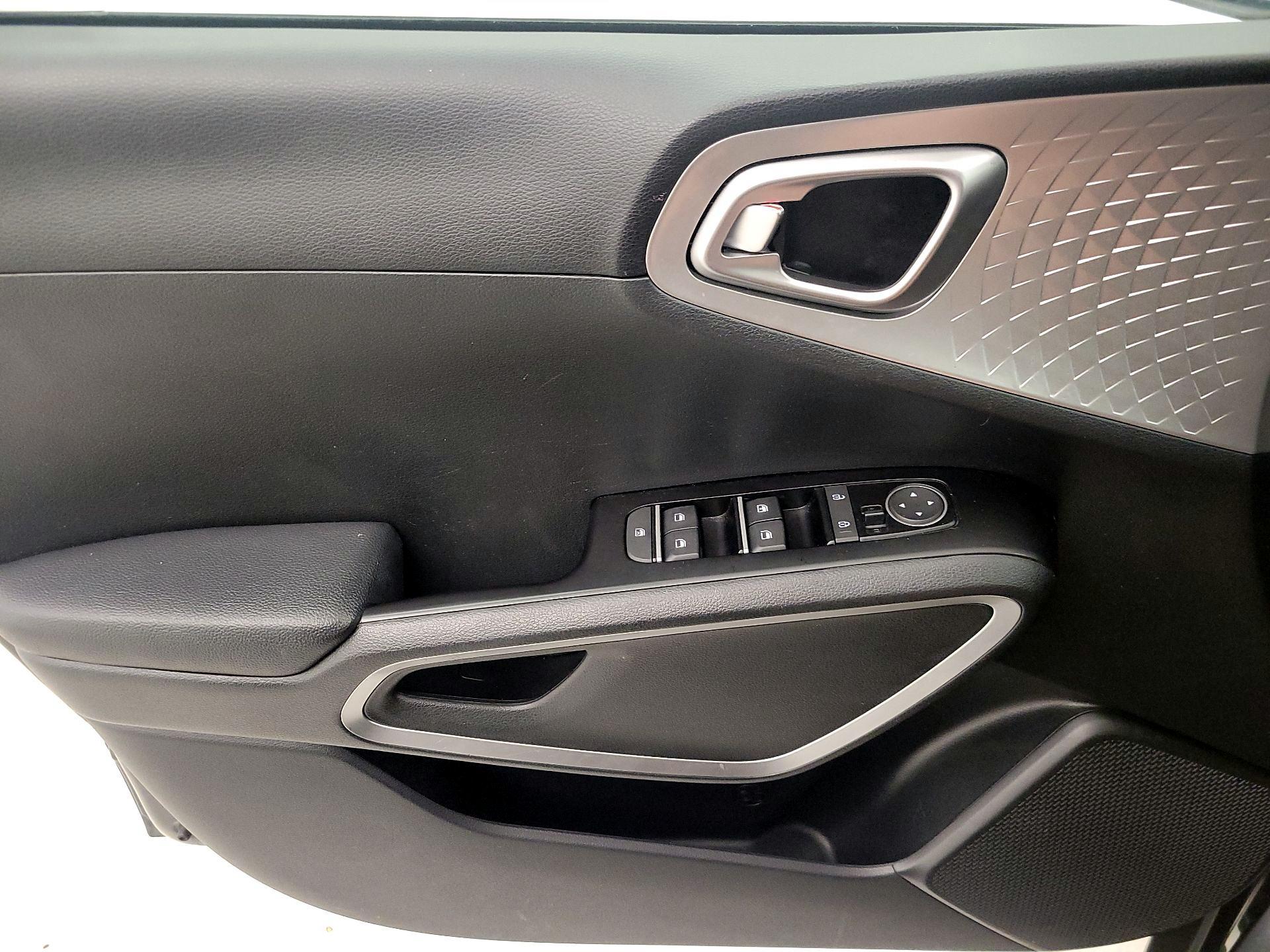 Thumbnail: 2023 Kia Soul - 12