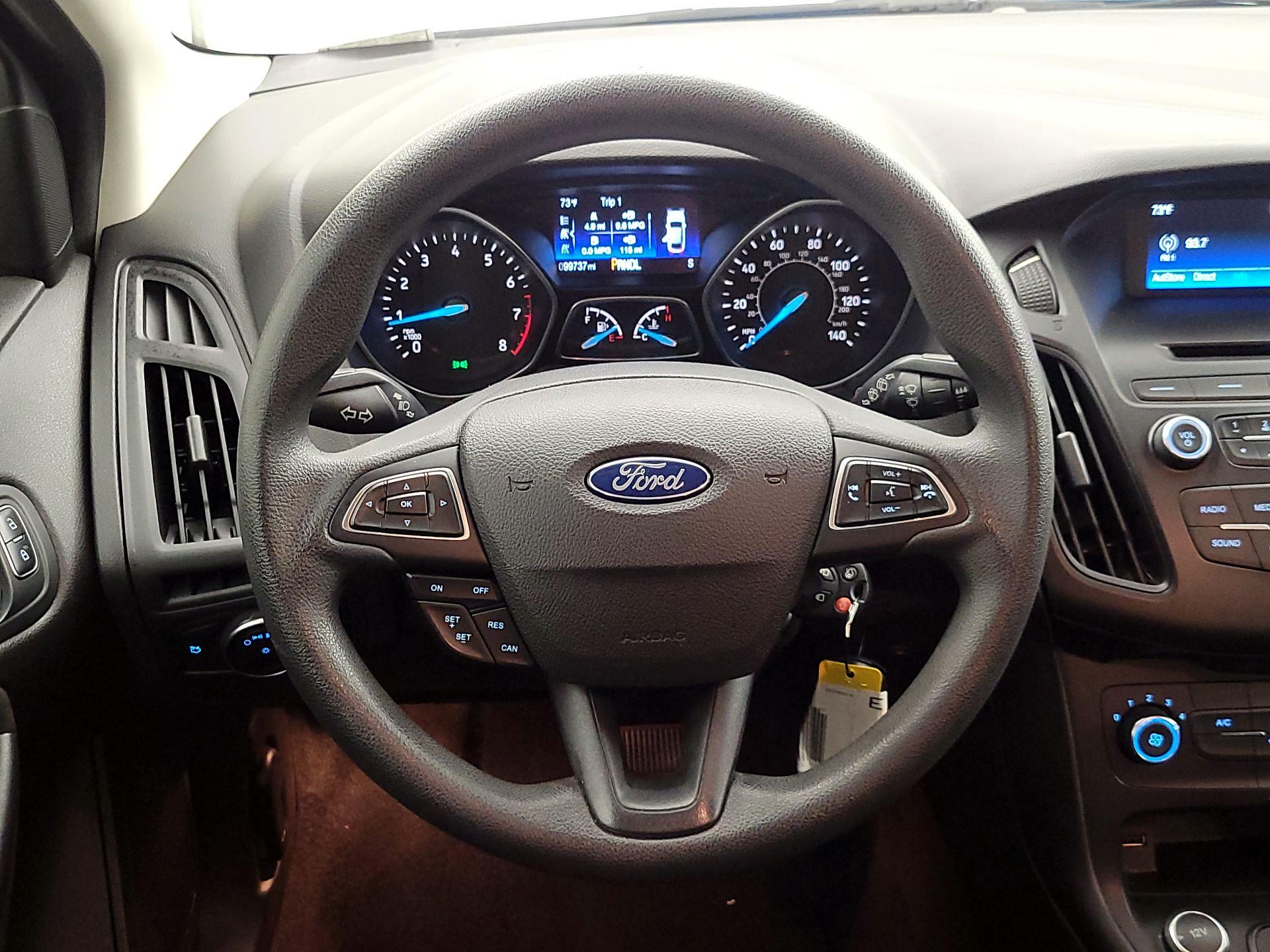 Thumbnail: 2015 Ford Focus - 10
