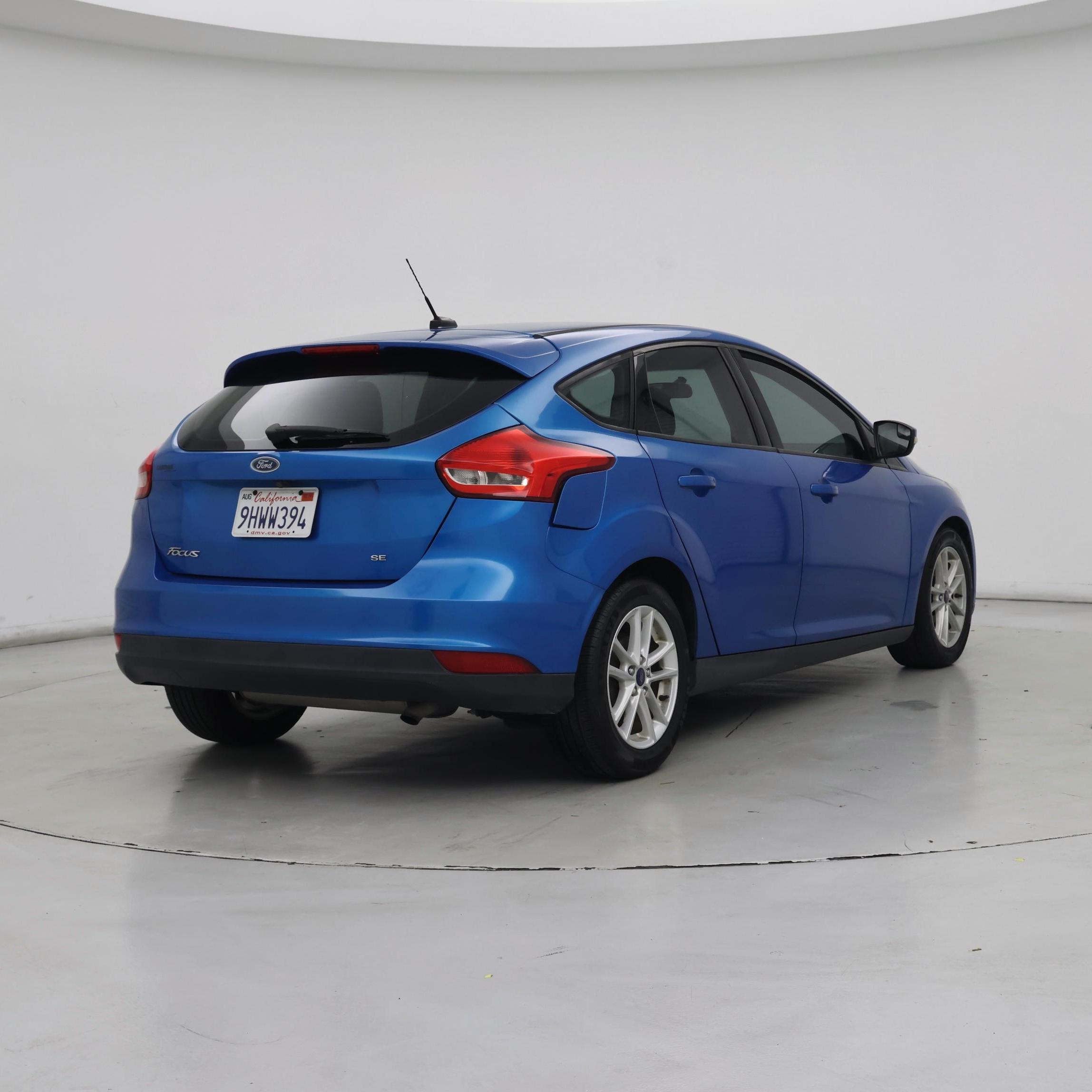 Thumbnail: 2015 Ford Focus - 8