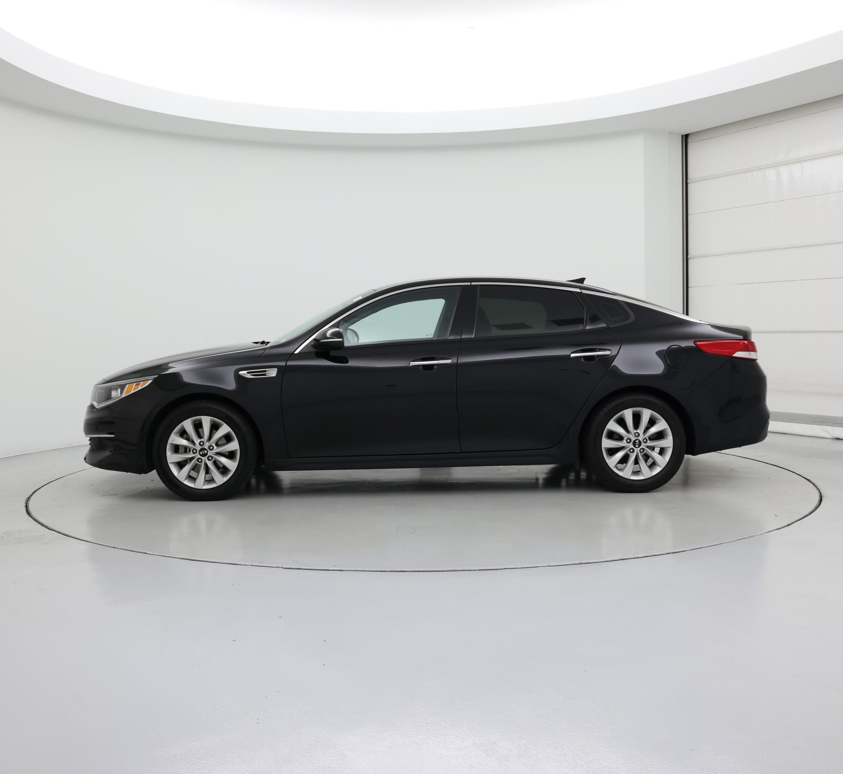 Thumbnail: 2018 Kia Optima - 3