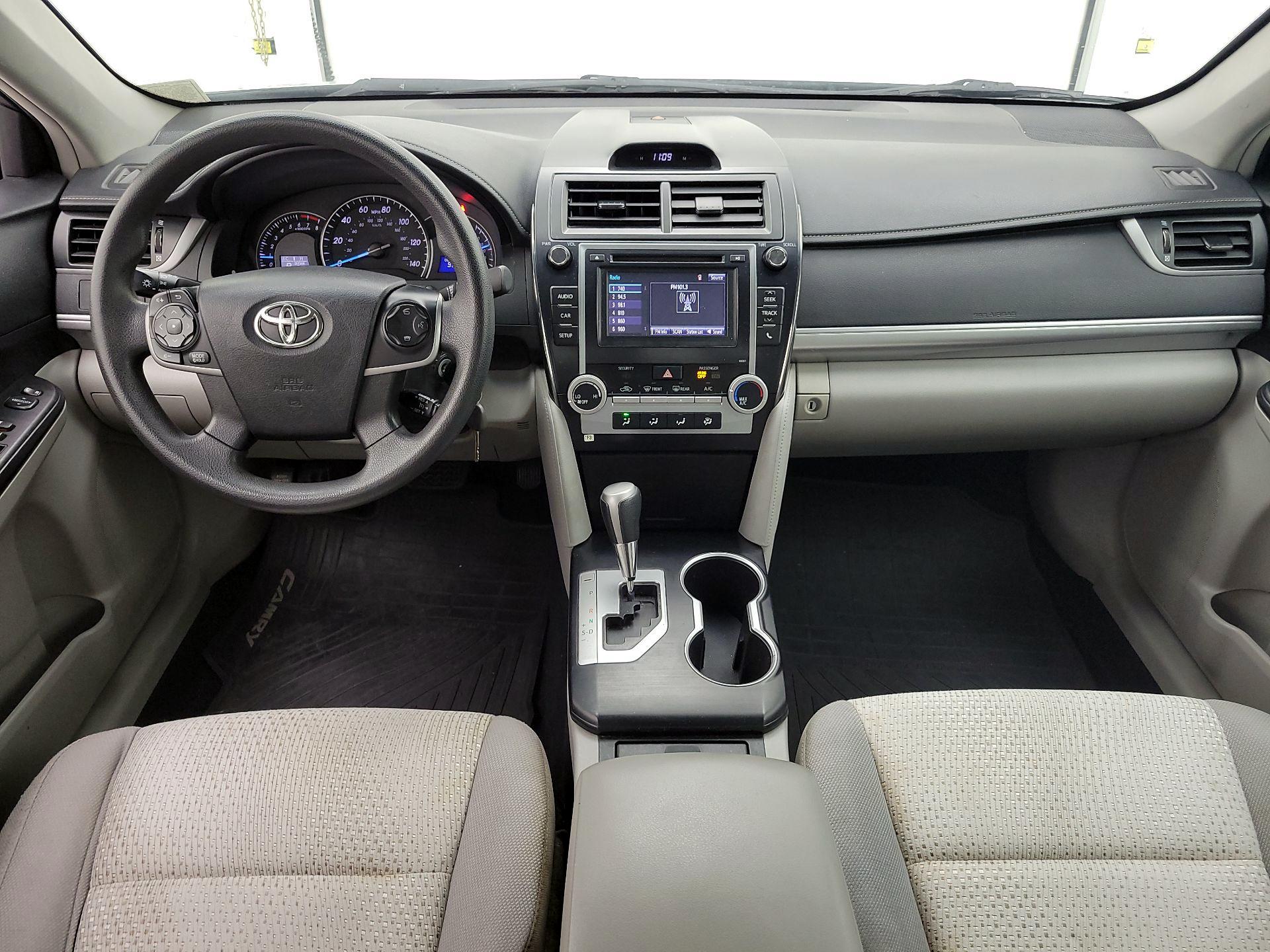 Thumbnail: 2014 Toyota Camry - 9