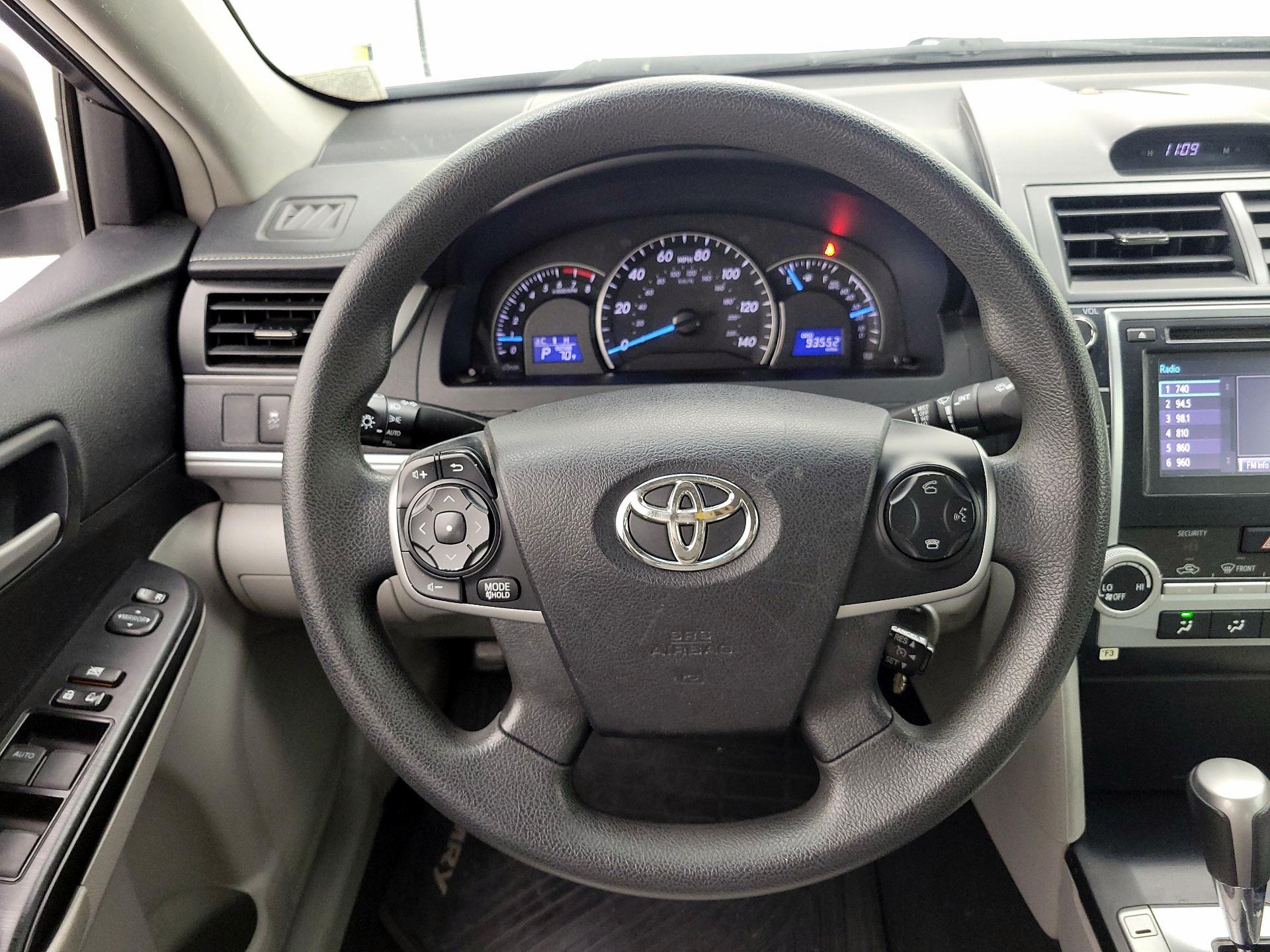 Thumbnail: 2014 Toyota Camry - 10