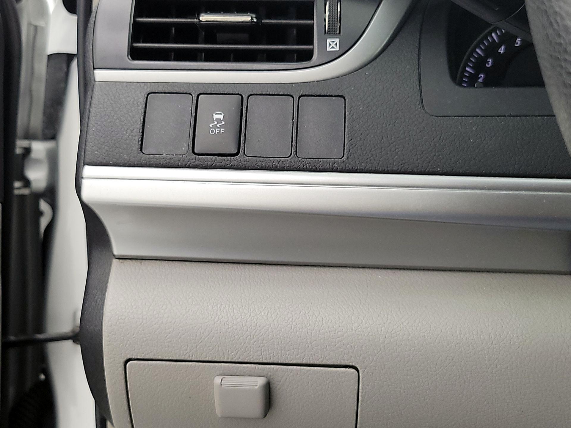 Thumbnail: 2014 Toyota Camry - 13