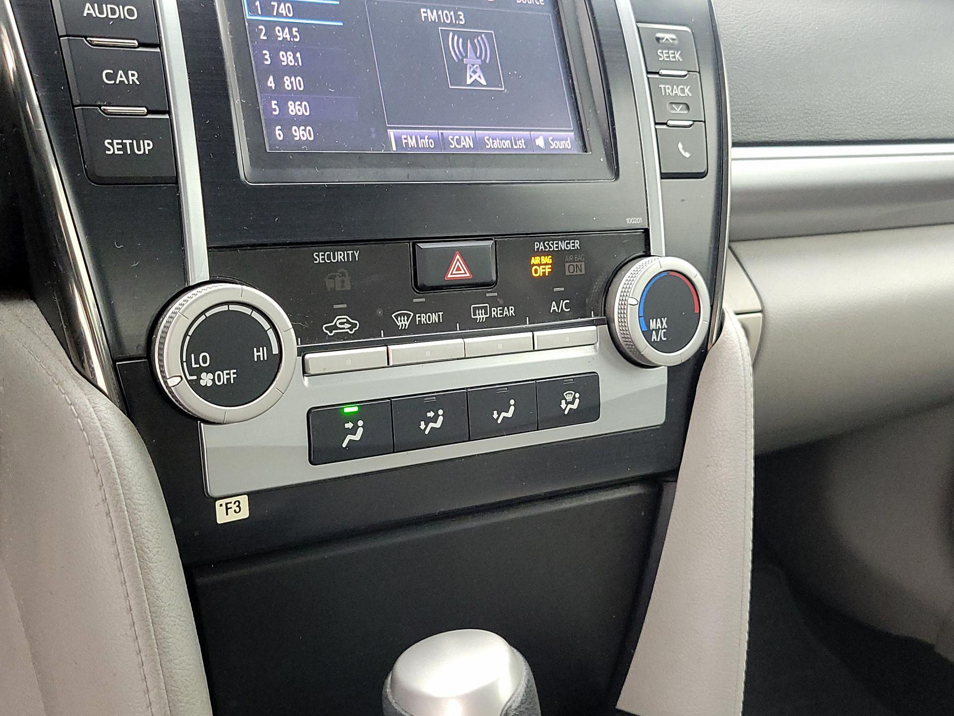 Thumbnail: 2014 Toyota Camry - 16